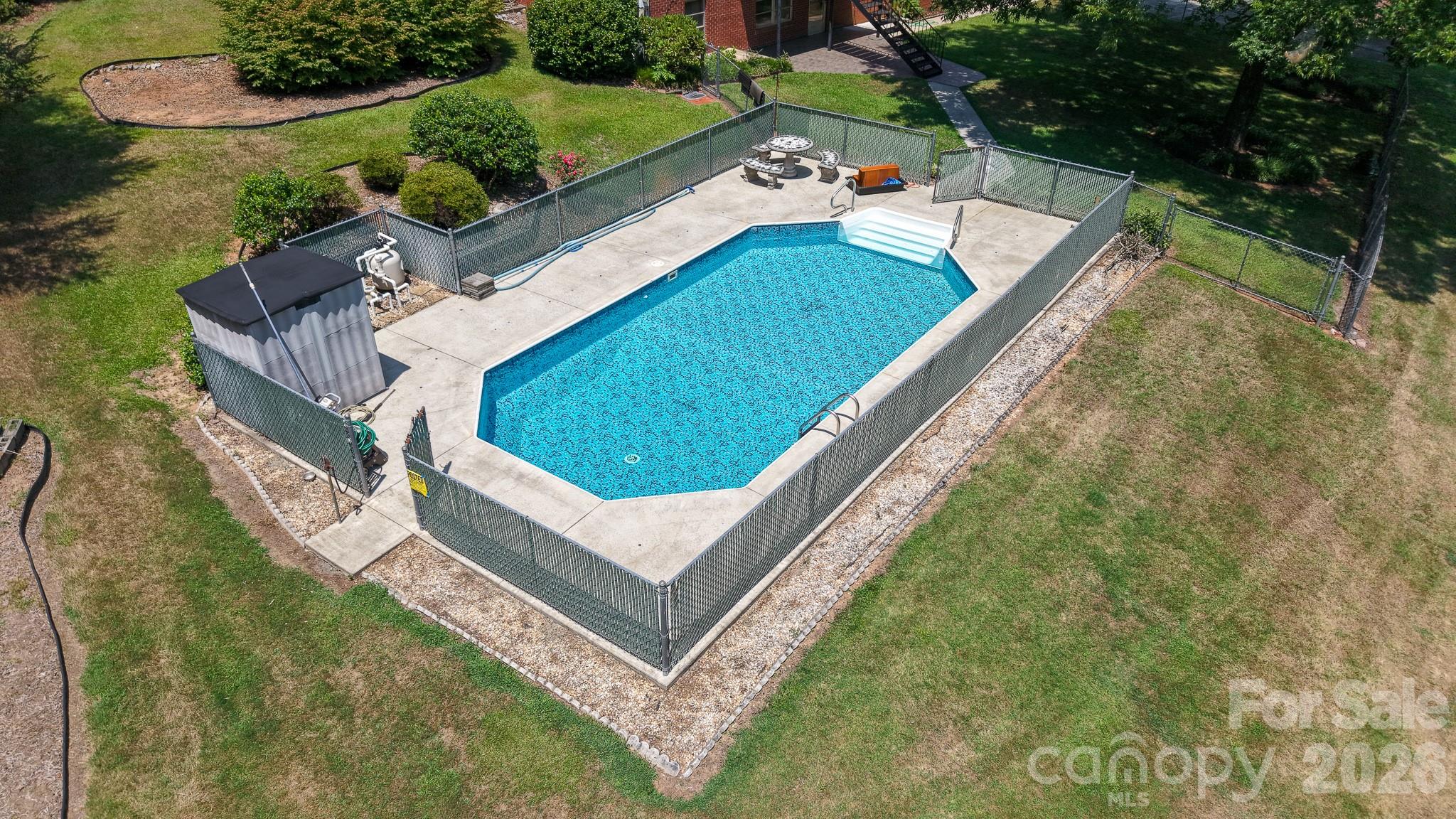 390 Airport Road — Taylorsville