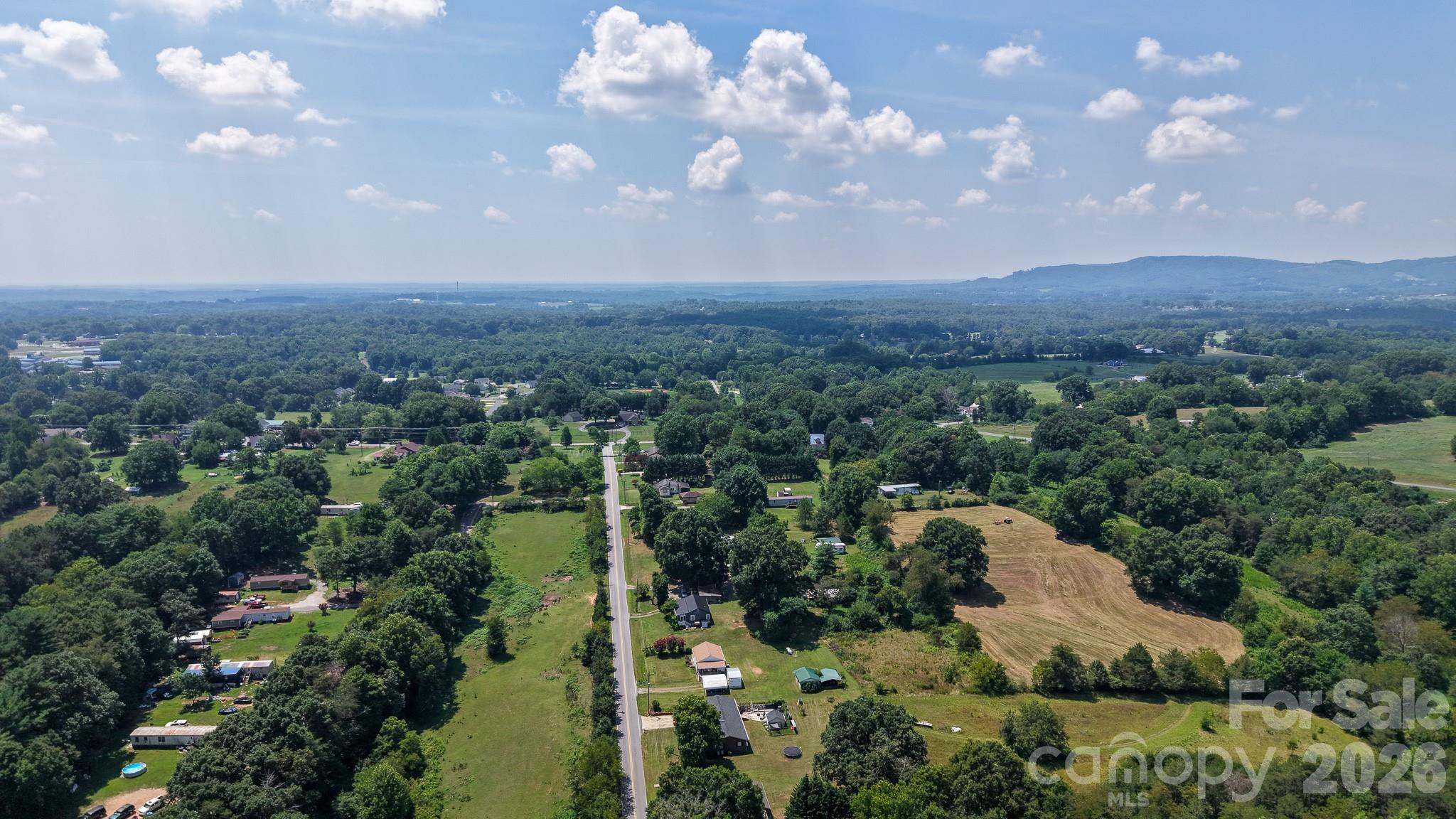 390 Airport Road — Taylorsville