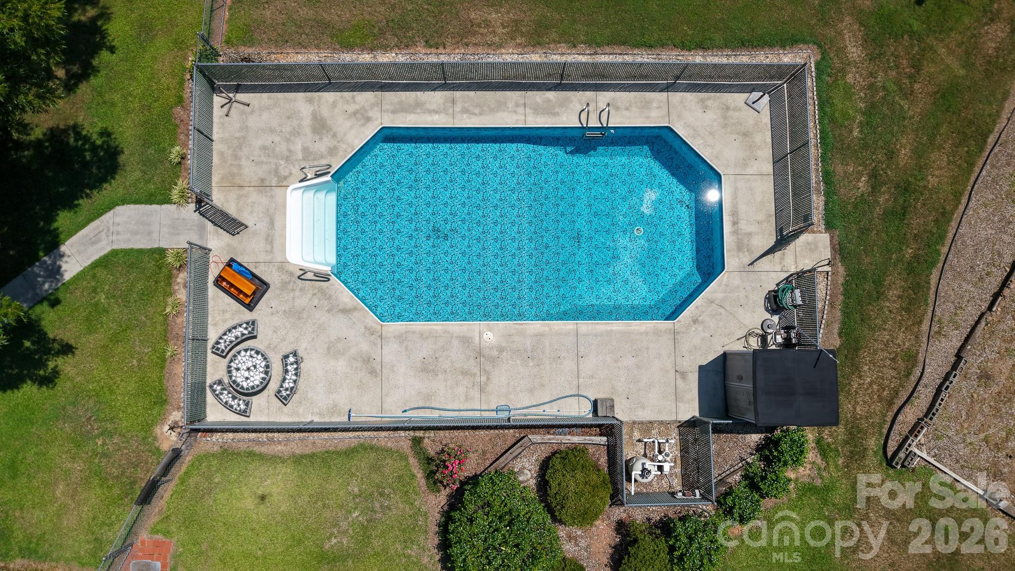 390 Airport Road — Taylorsville