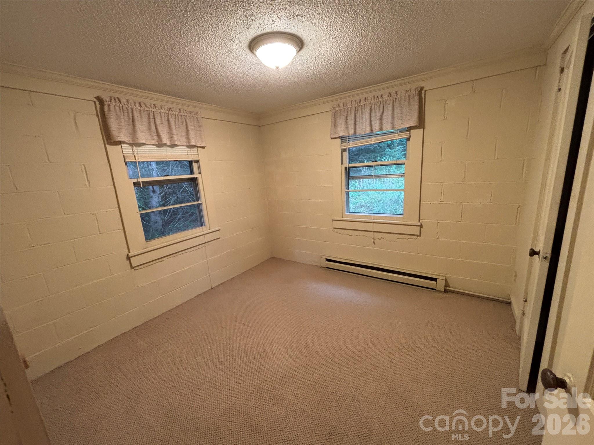 390 Airport Road — Taylorsville