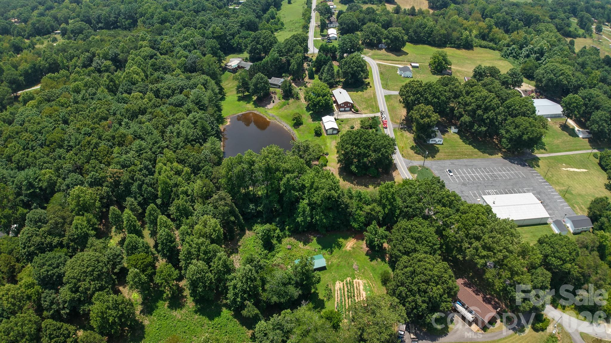 390 Airport Road — Taylorsville