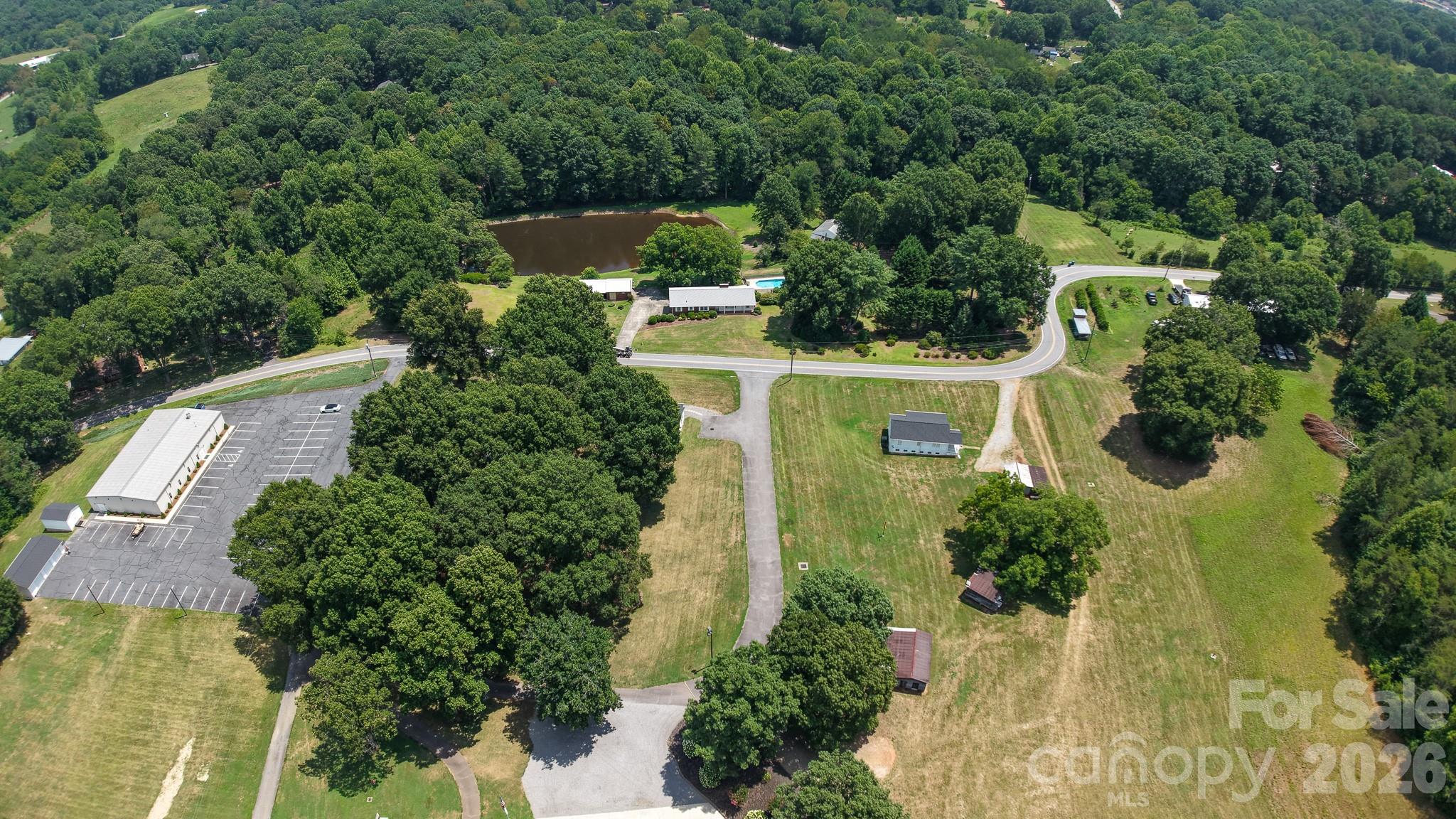 390 Airport Road — Taylorsville