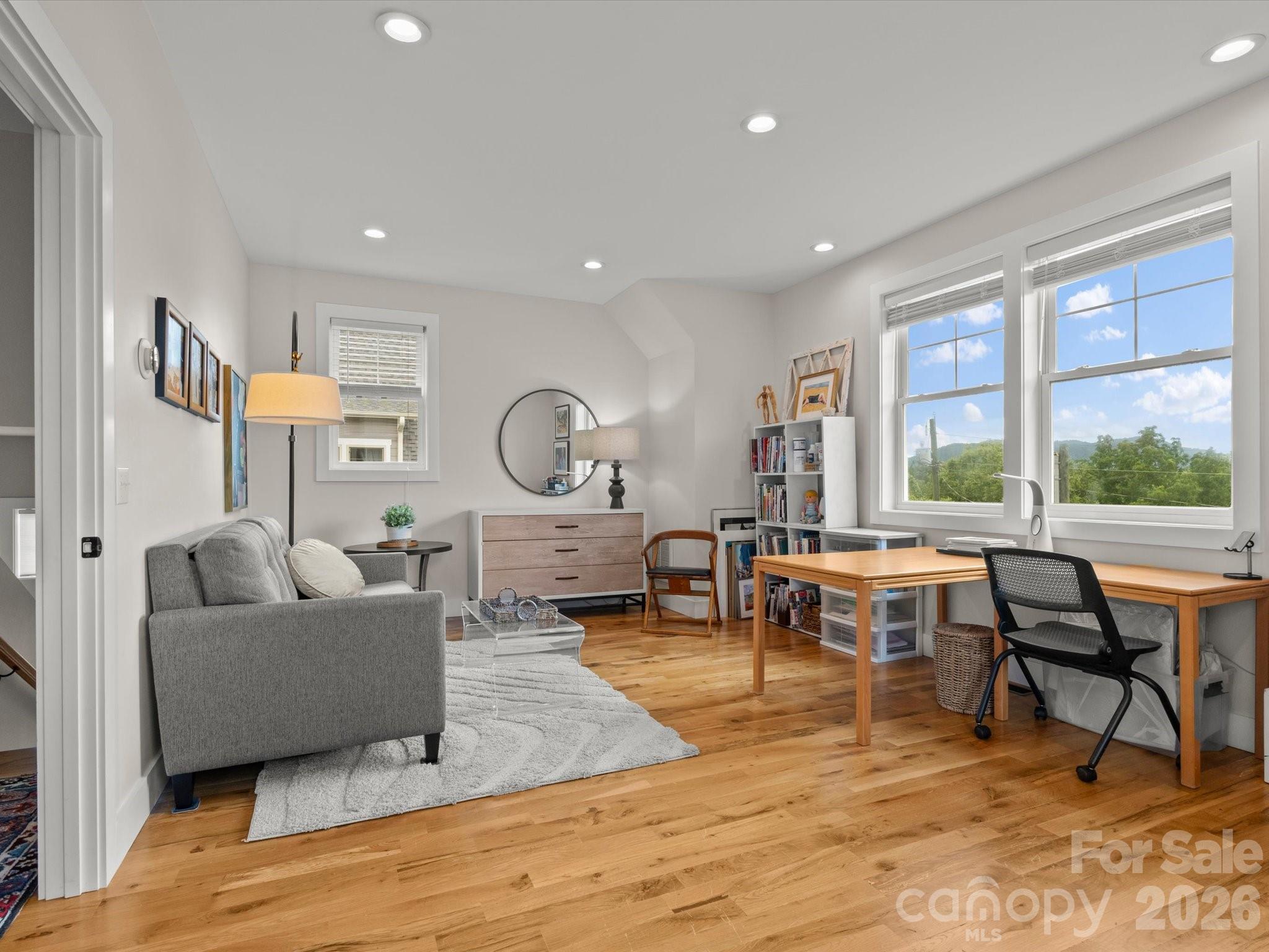 18 Thurland Avenue — Asheville