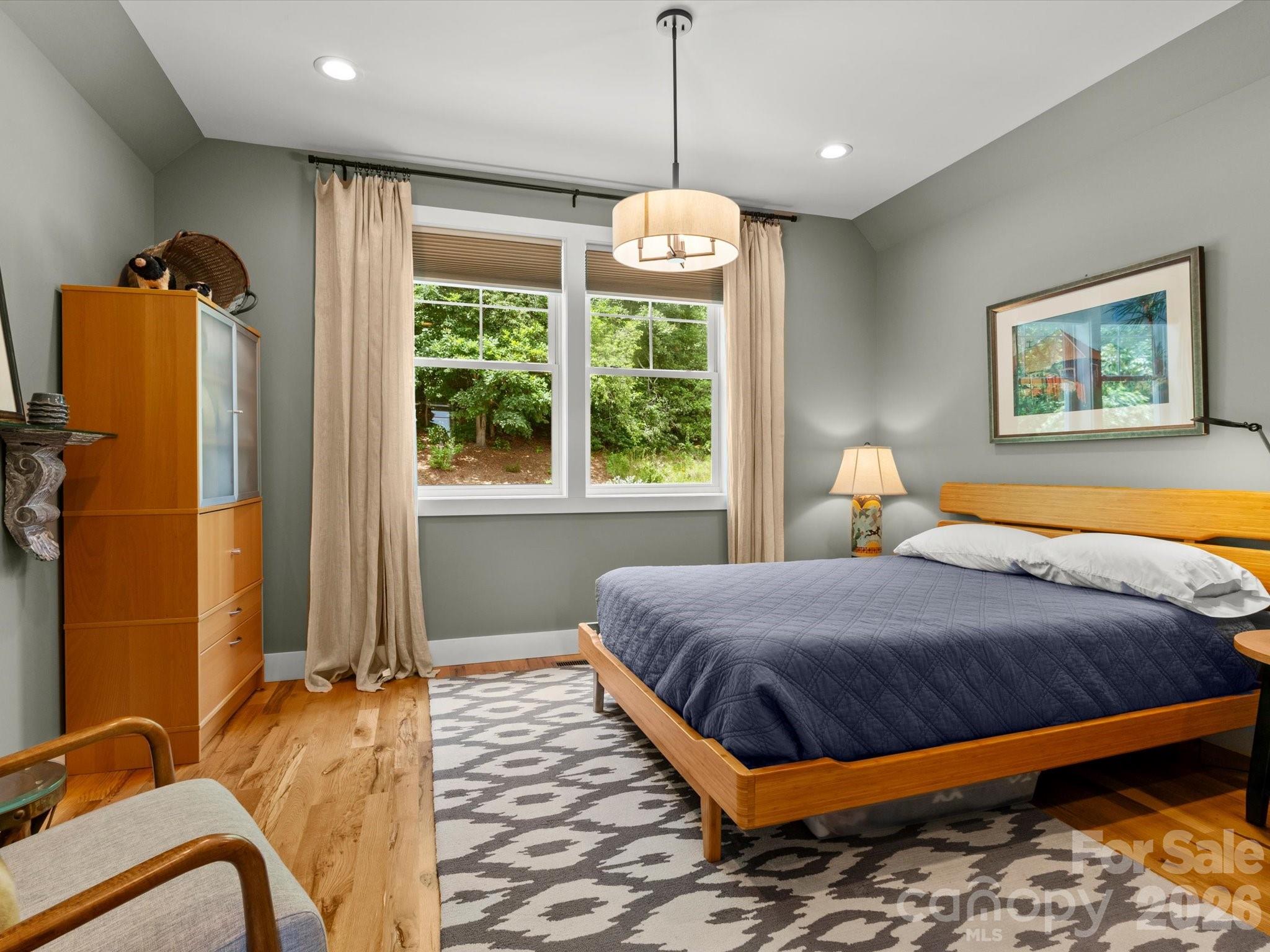 18 Thurland Avenue — Asheville