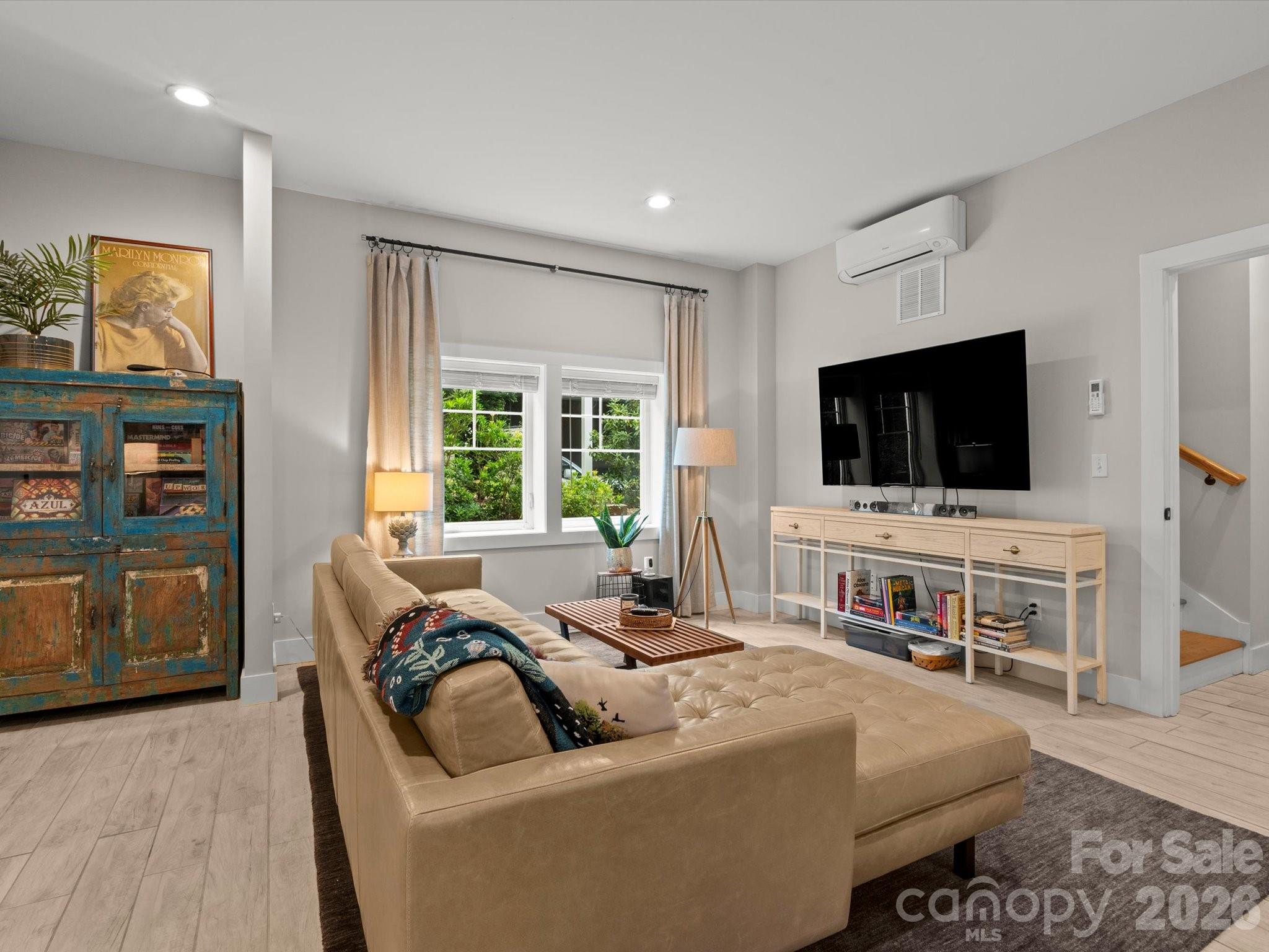 18 Thurland Avenue — Asheville