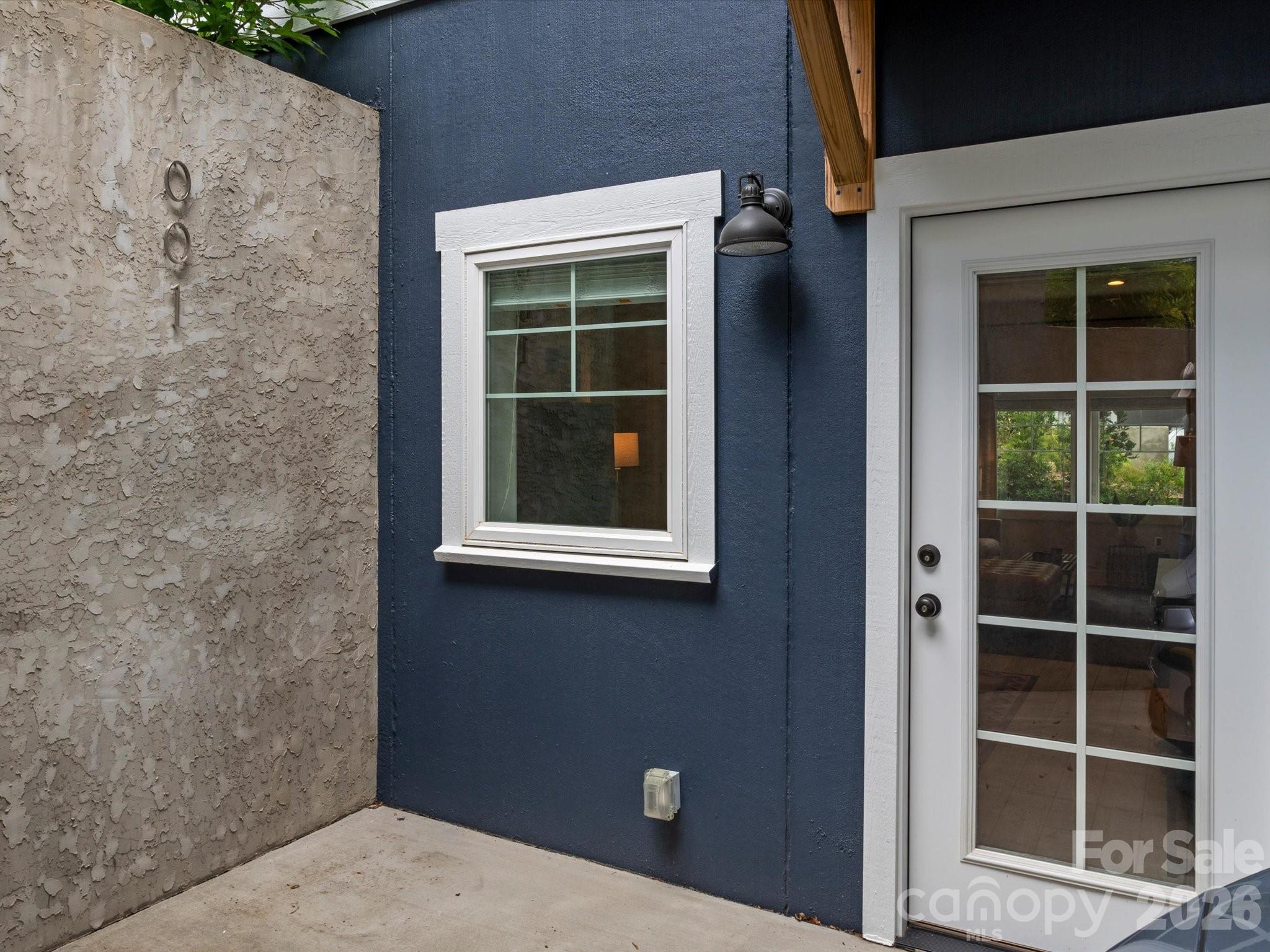 18 Thurland Avenue — Asheville