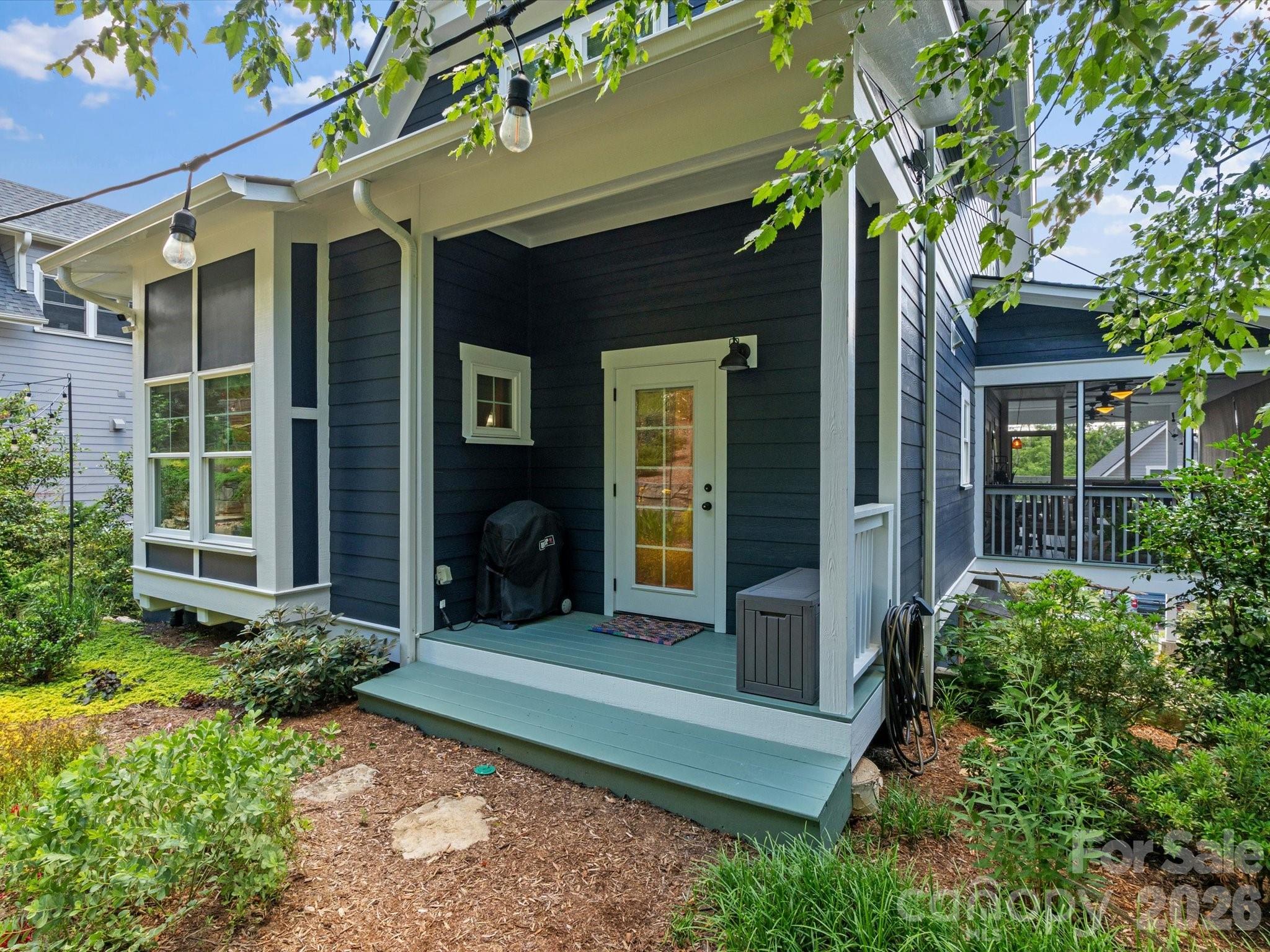 18 Thurland Avenue — Asheville