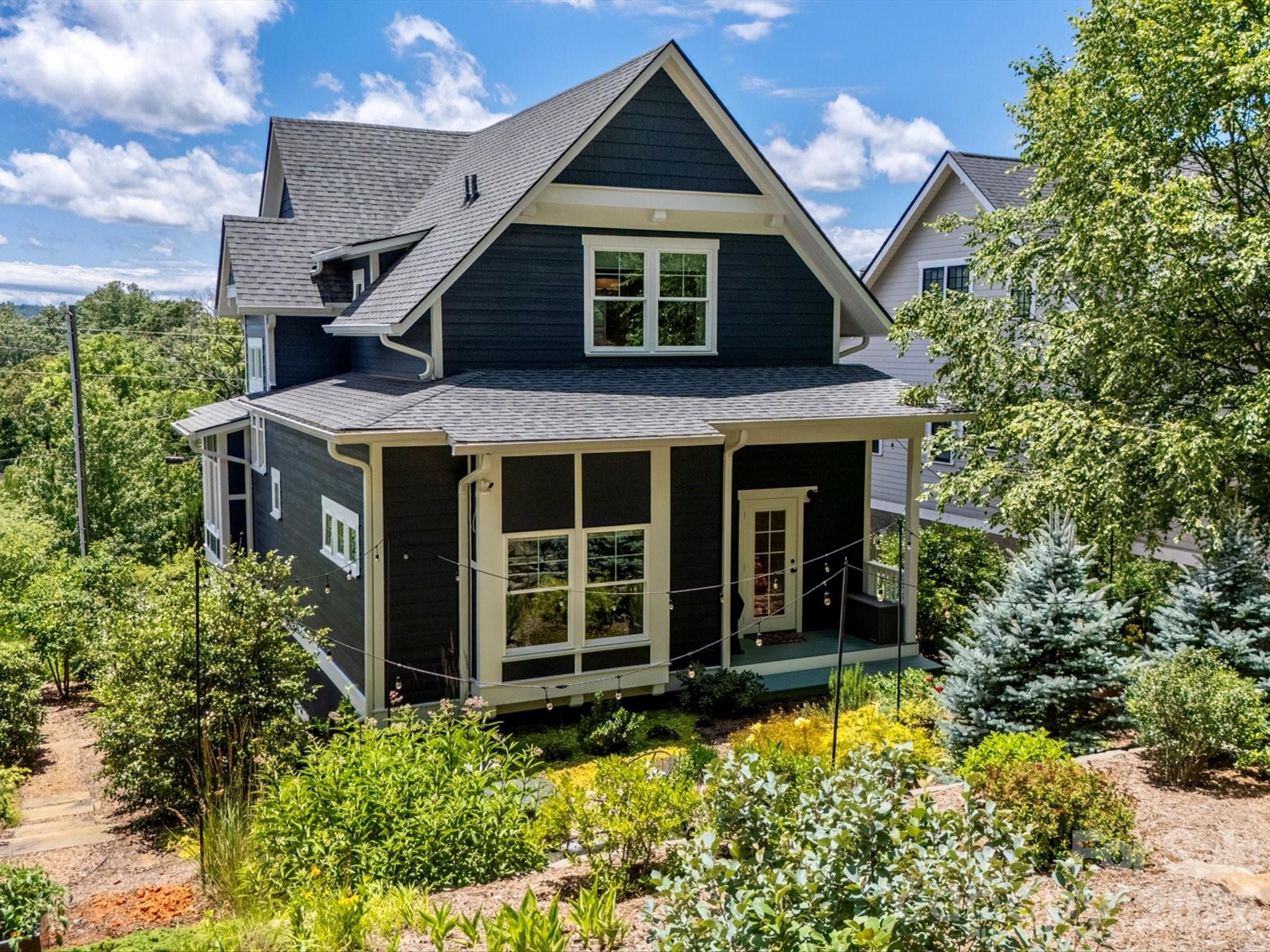 18 Thurland Avenue — Asheville