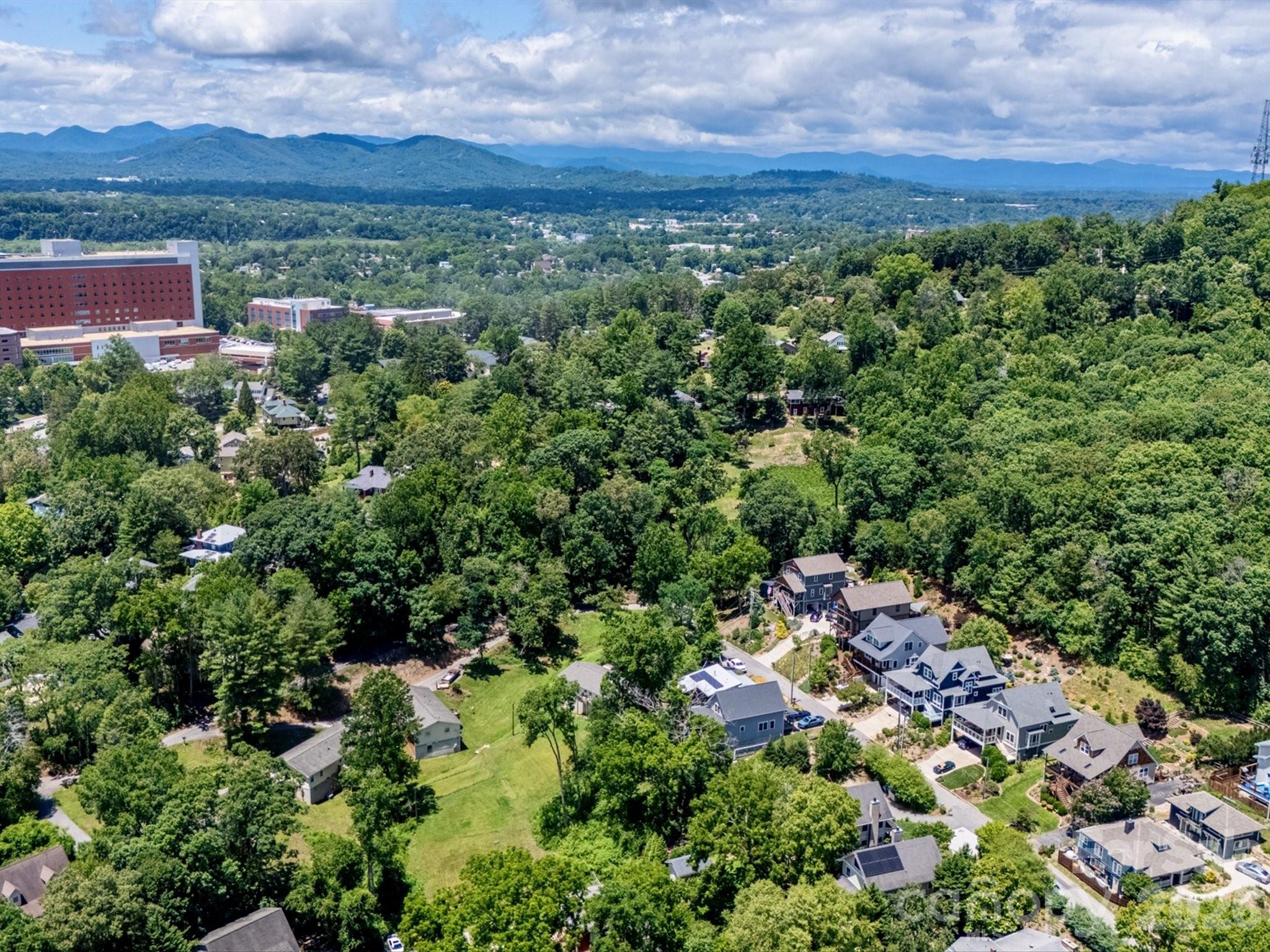 18 Thurland Avenue — Asheville