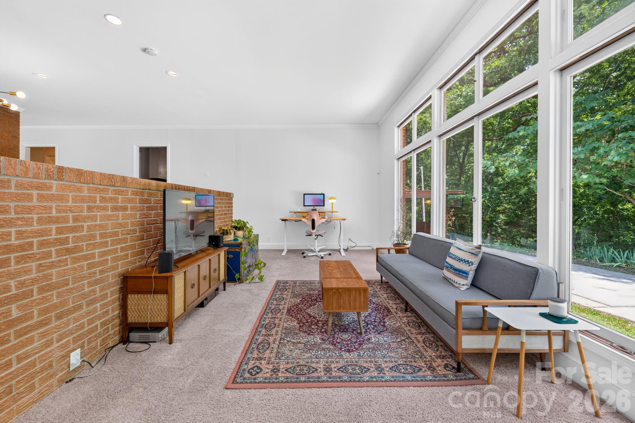 112 Crestwood Circle — Chester