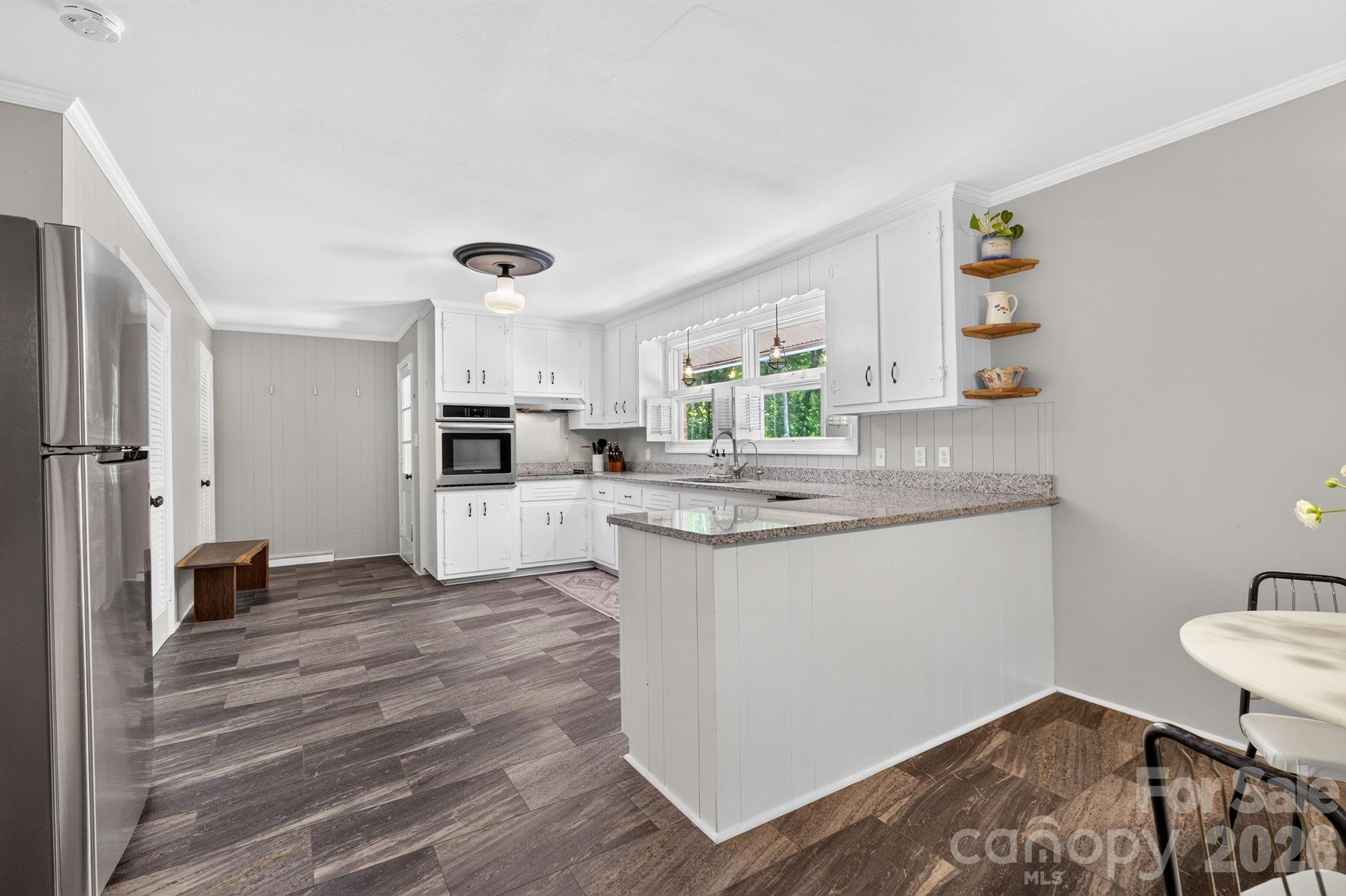 112 Crestwood Circle — Chester