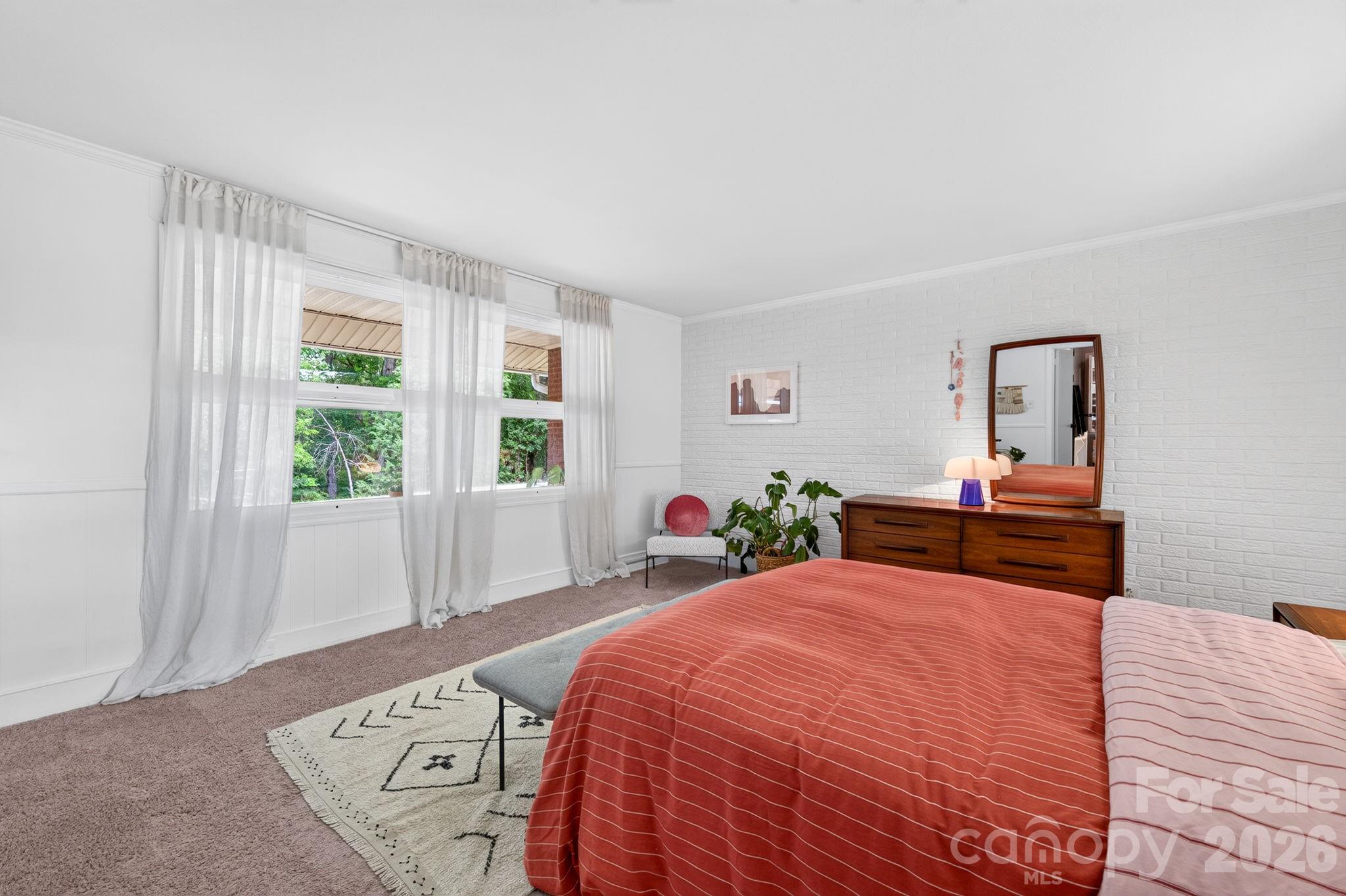 112 Crestwood Circle — Chester
