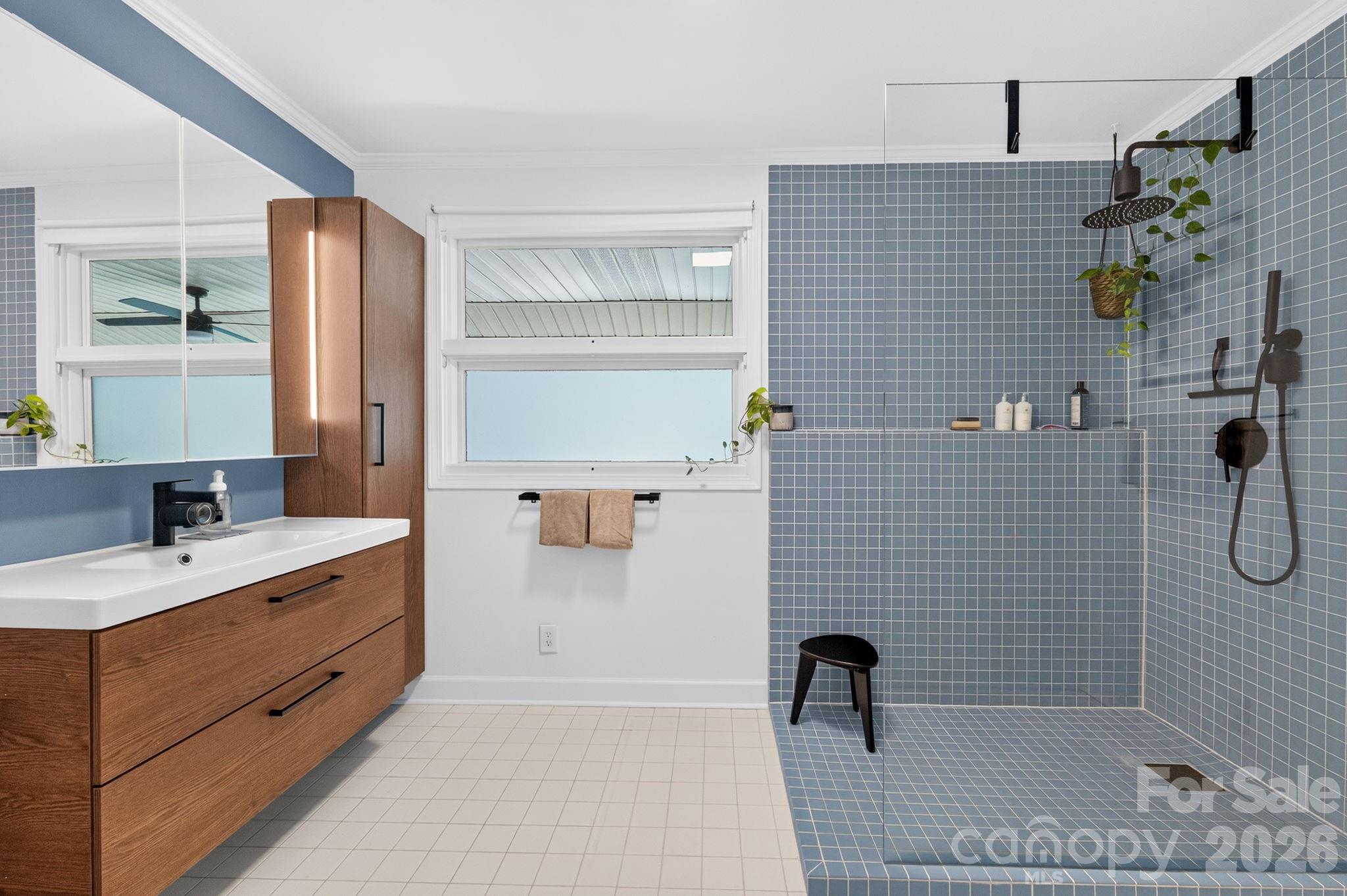 112 Crestwood Circle — Chester