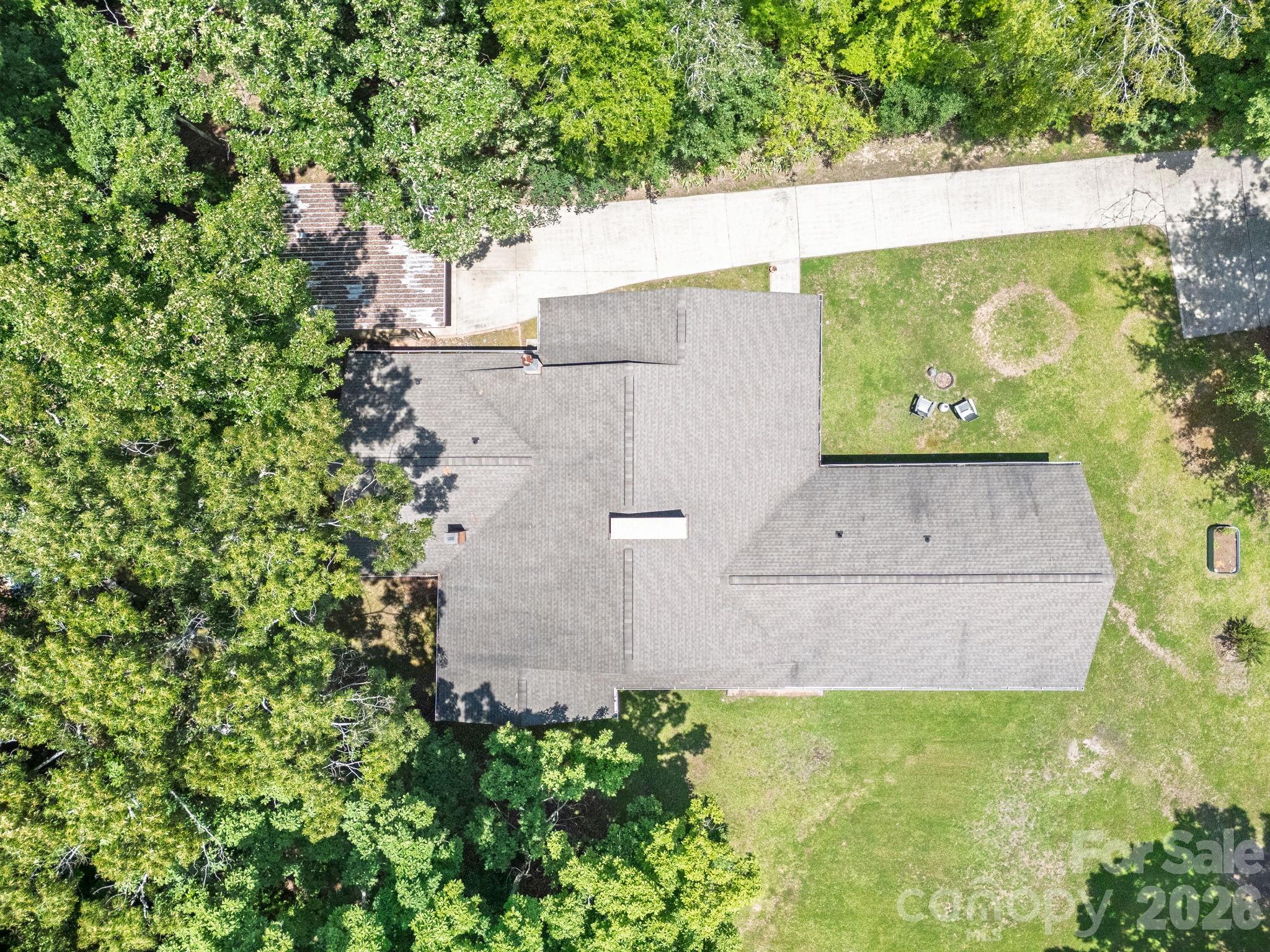 112 Crestwood Circle — Chester