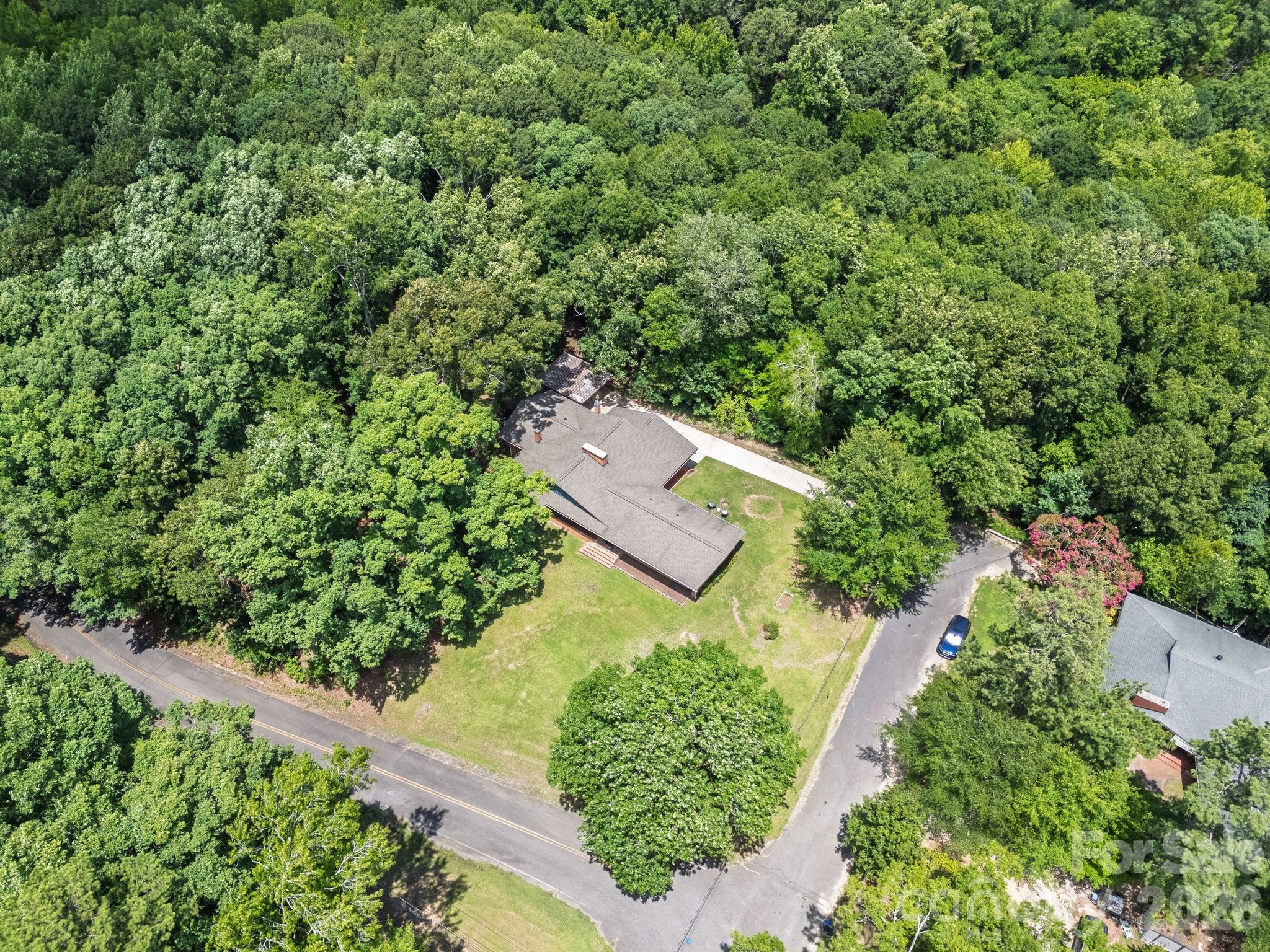 112 Crestwood Circle — Chester