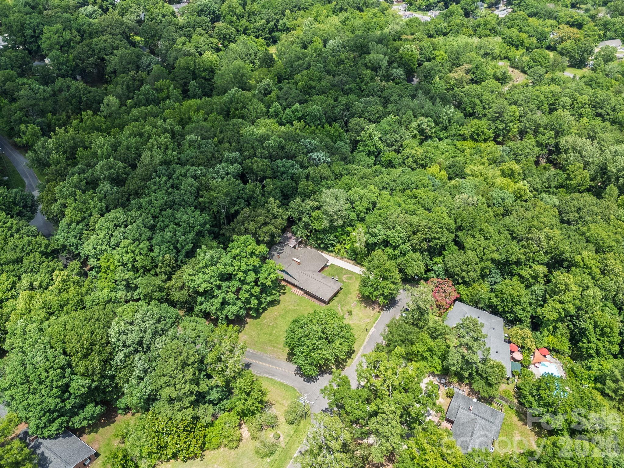 112 Crestwood Circle — Chester