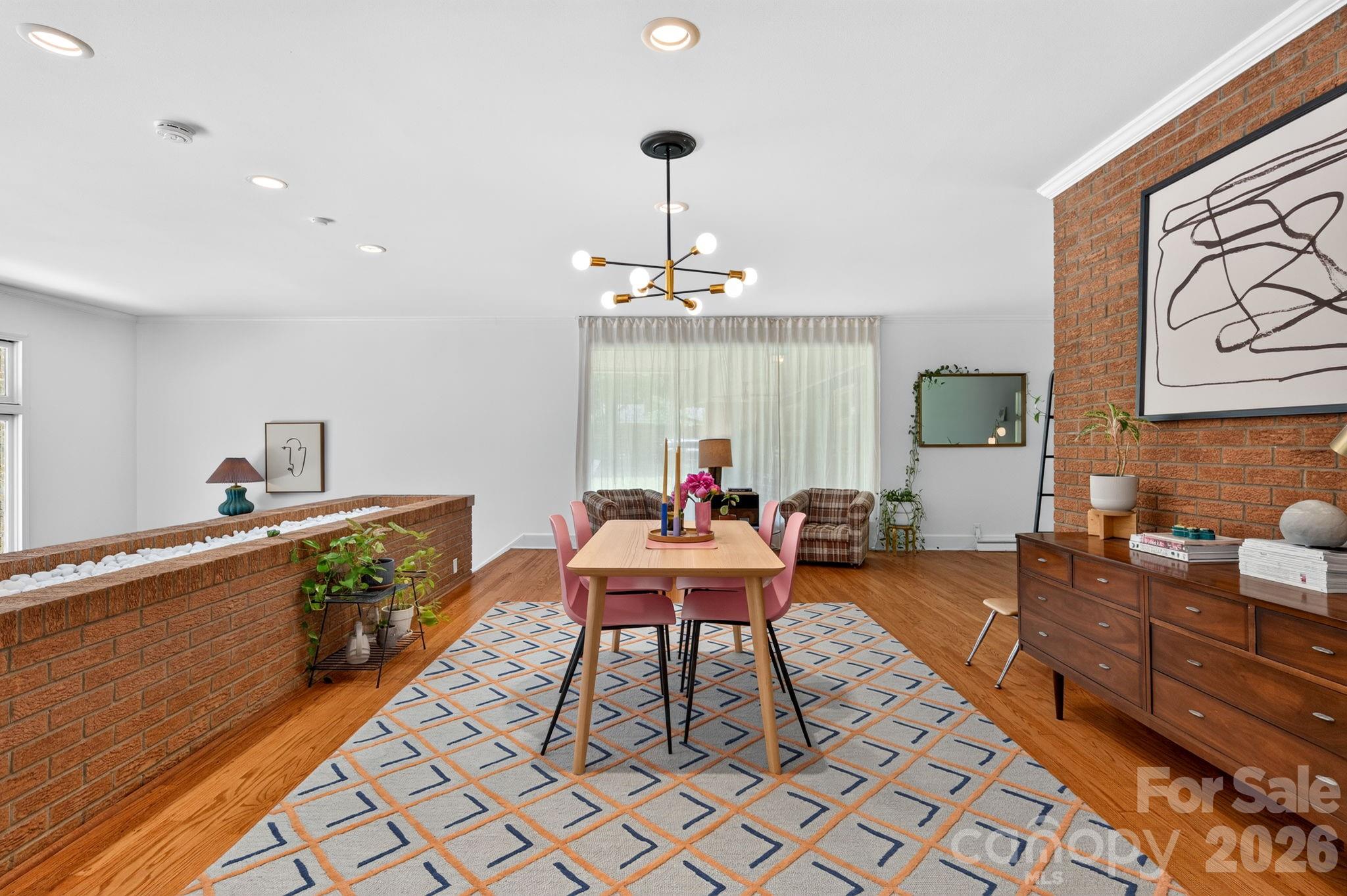 112 Crestwood Circle — Chester