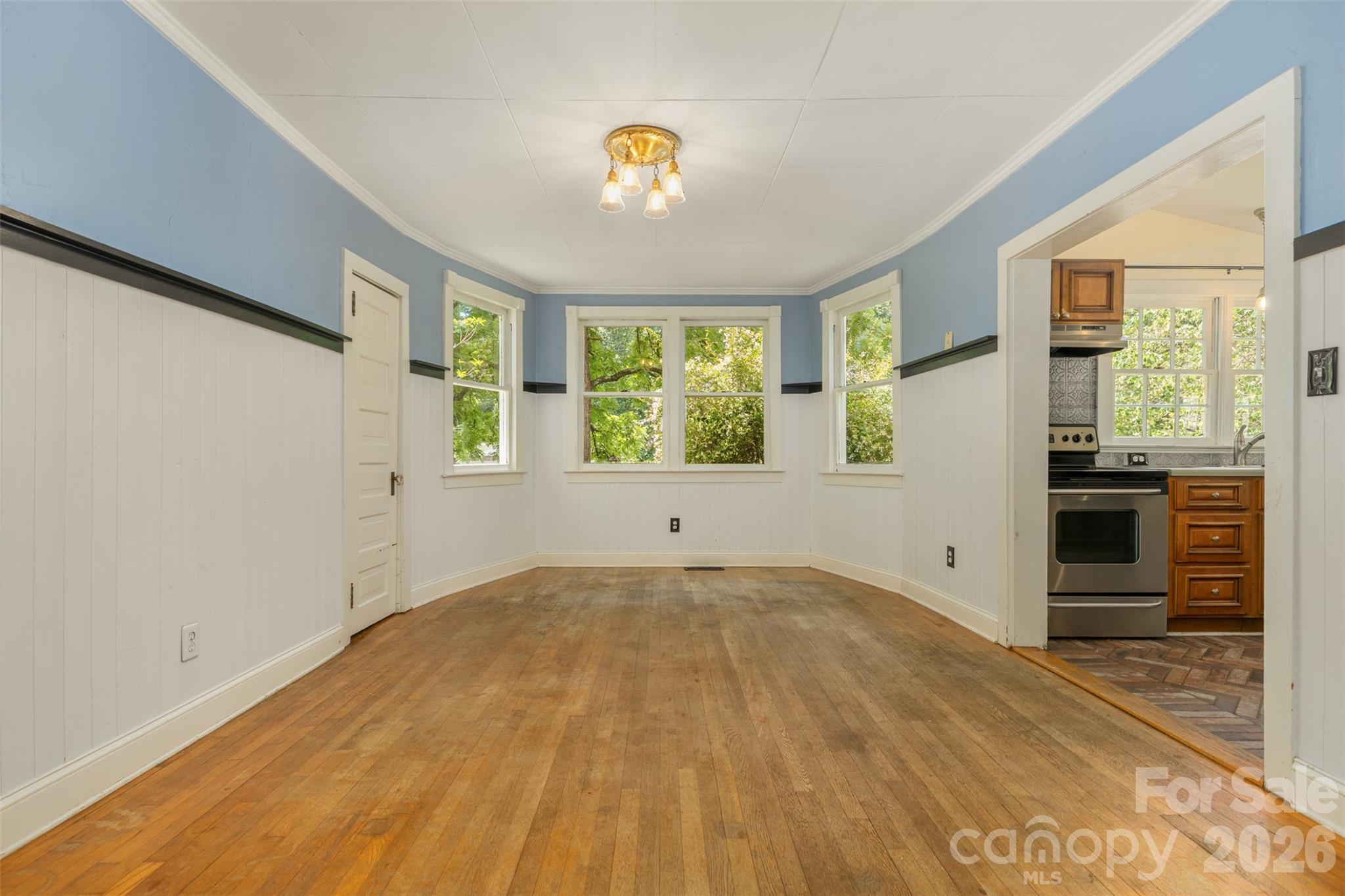100 Cannon Drive — Hendersonville