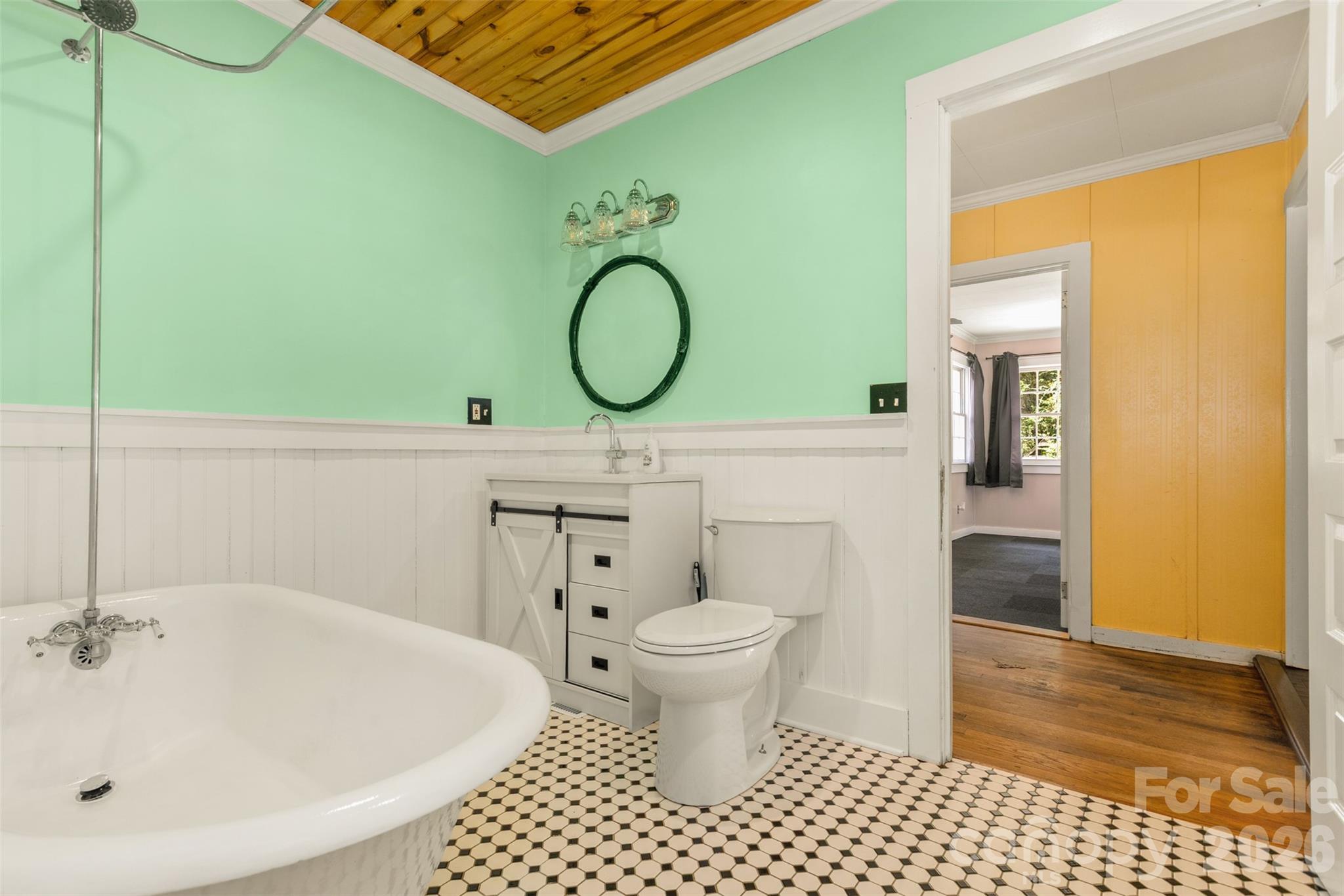 100 Cannon Drive — Hendersonville