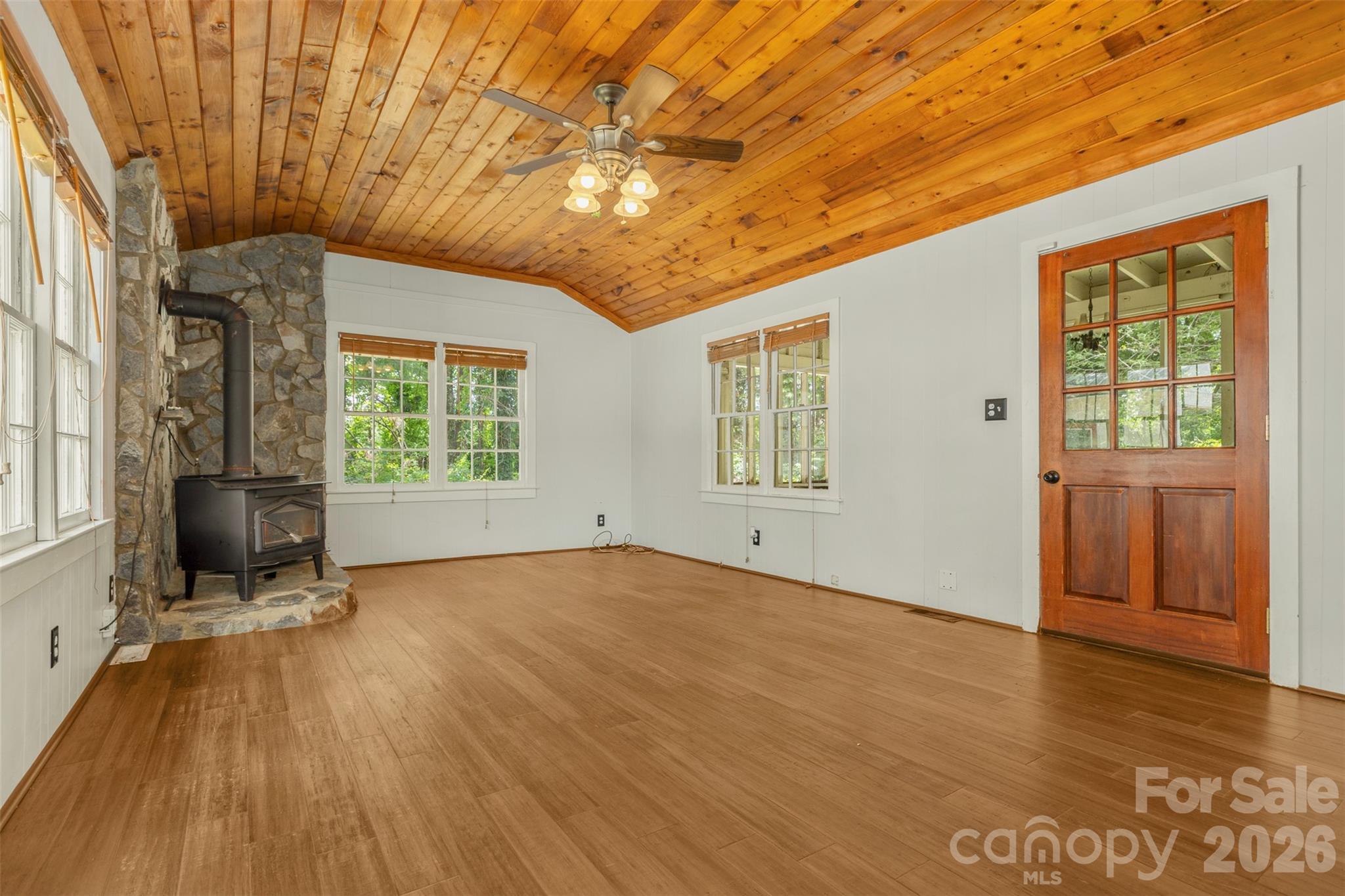 100 Cannon Drive — Hendersonville