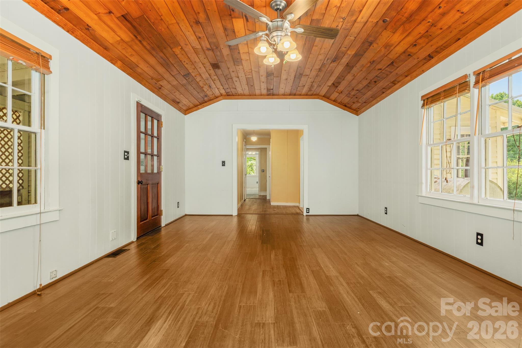 100 Cannon Drive — Hendersonville