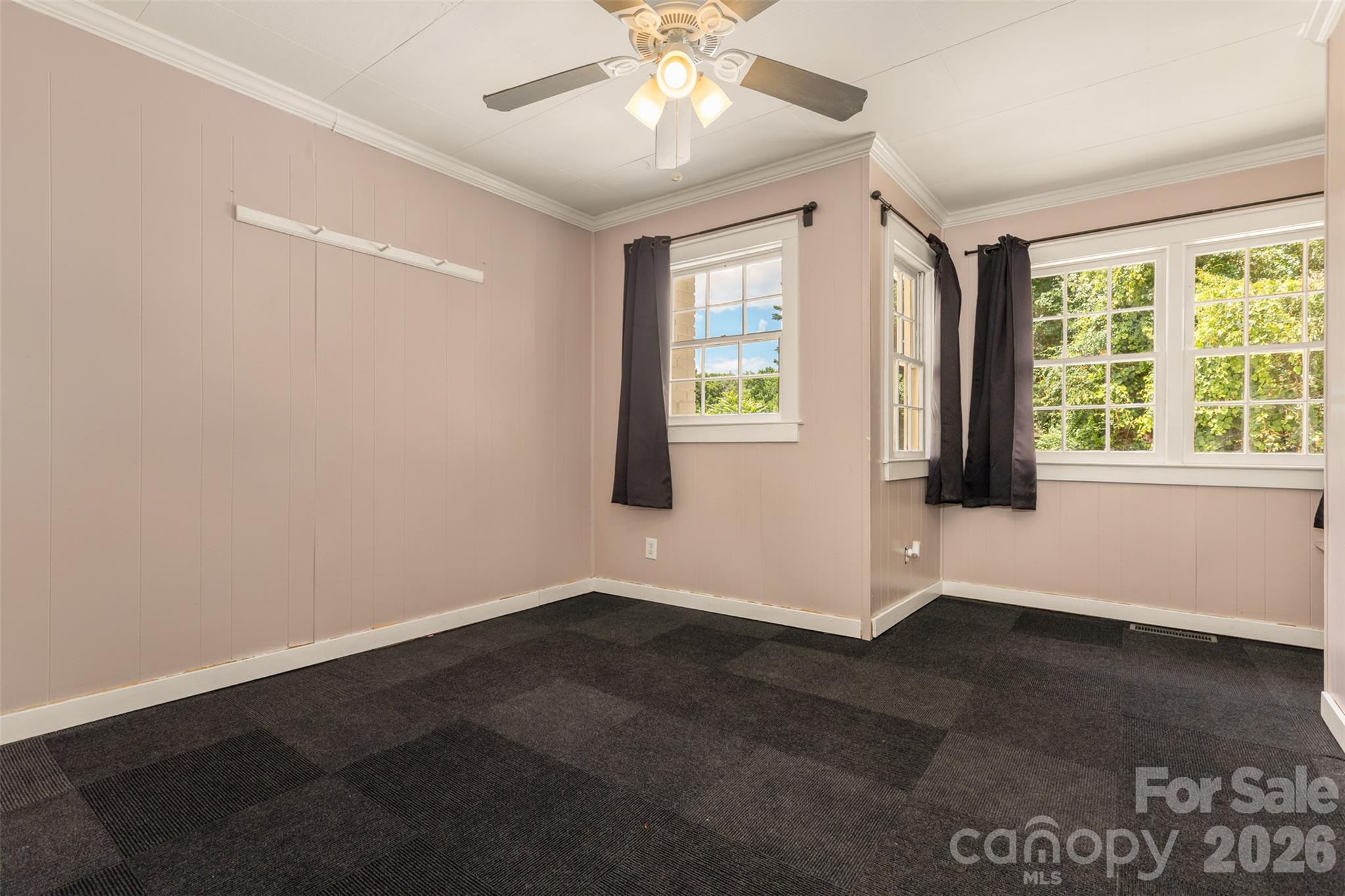 100 Cannon Drive — Hendersonville