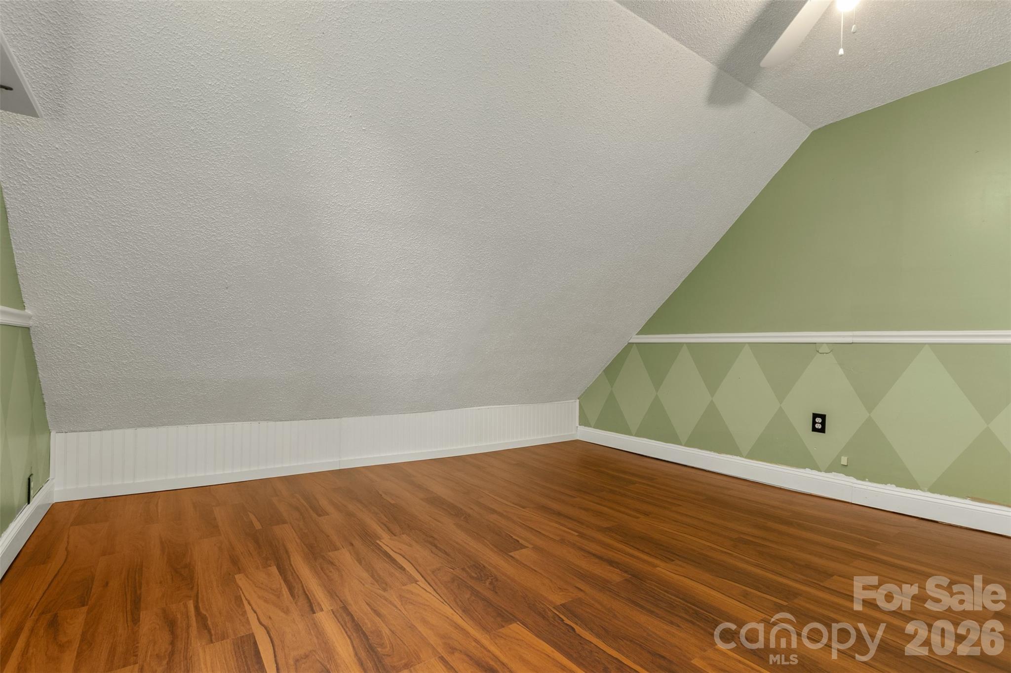 100 Cannon Drive — Hendersonville