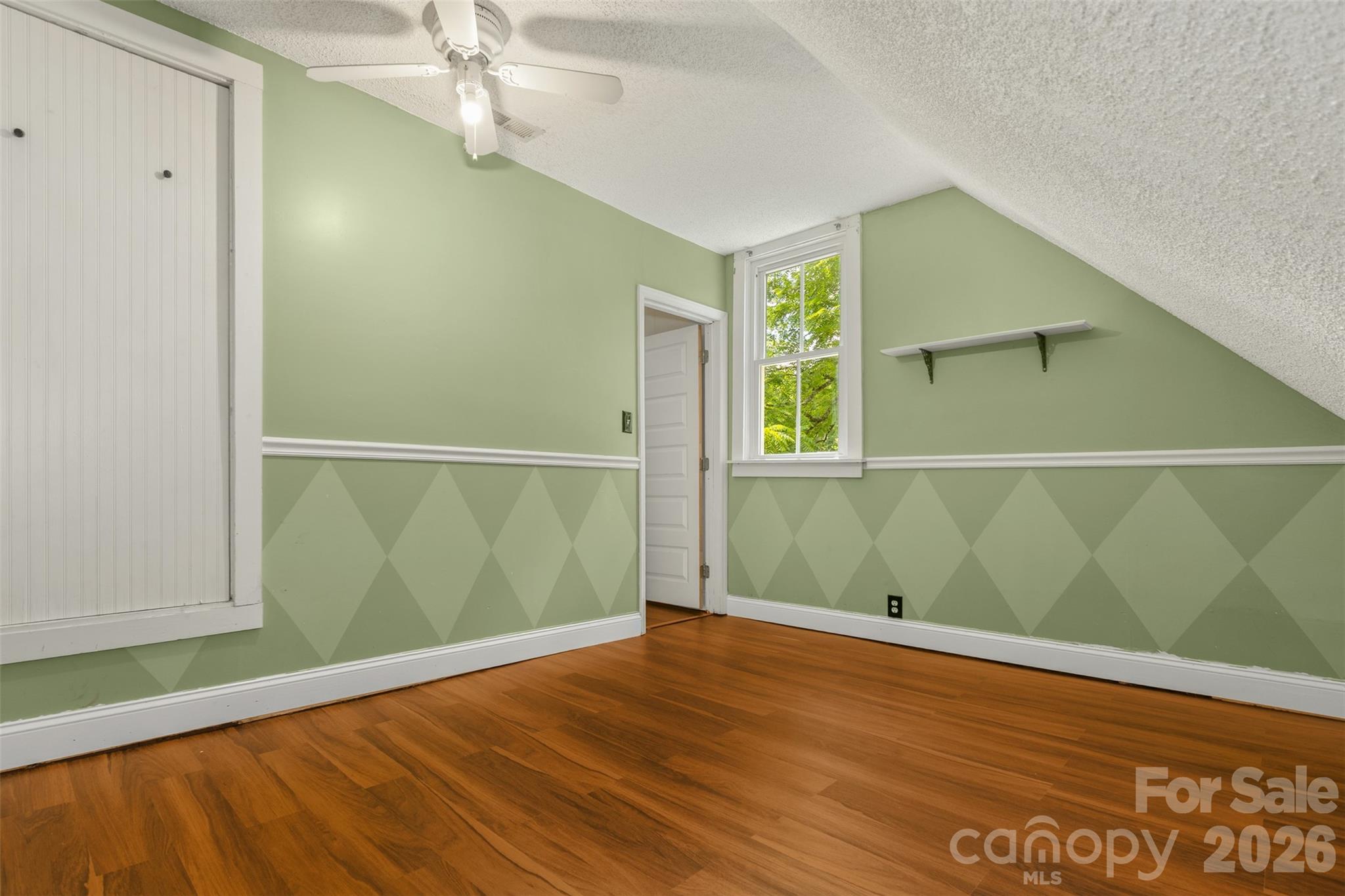 100 Cannon Drive — Hendersonville