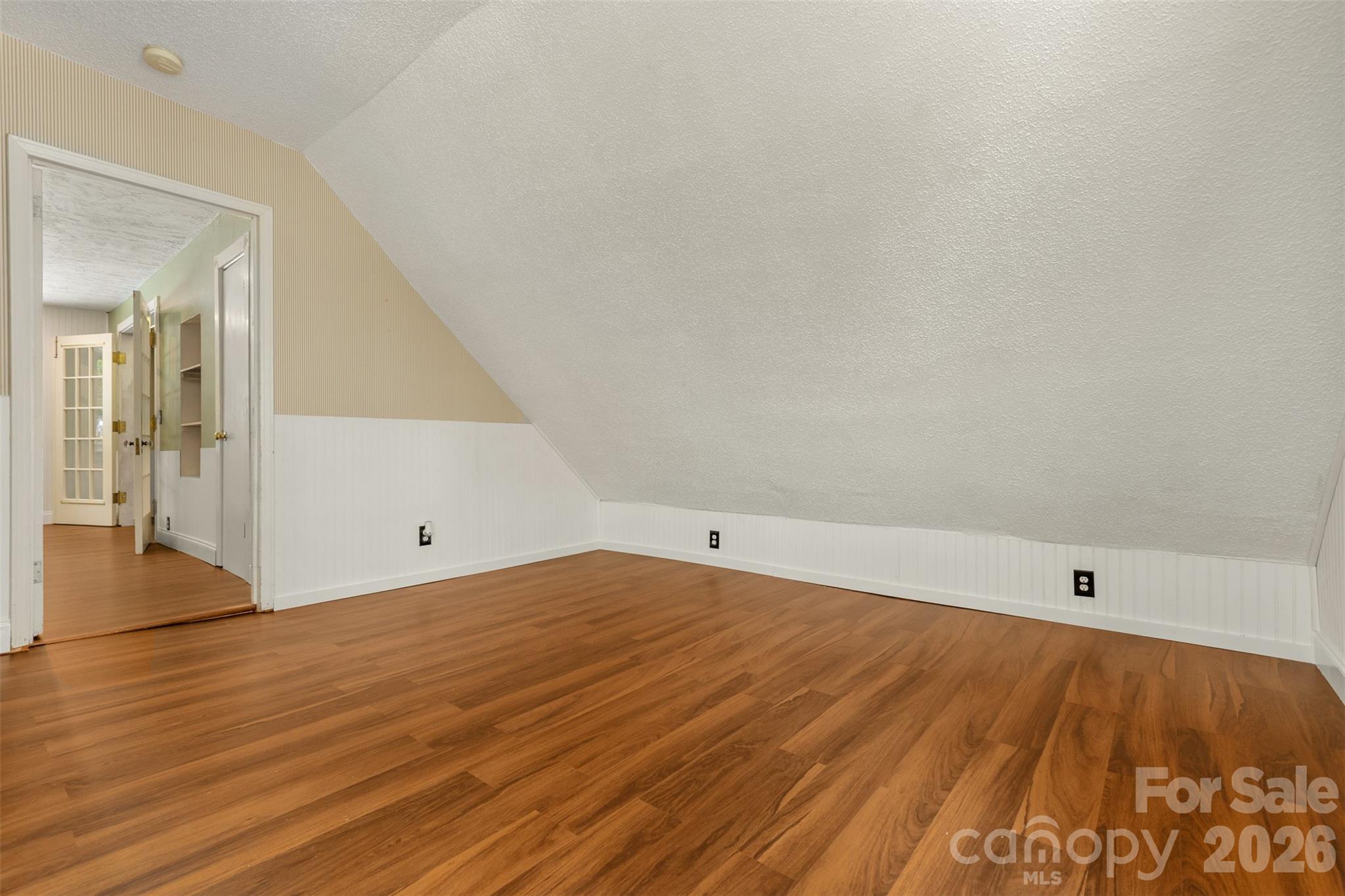100 Cannon Drive — Hendersonville