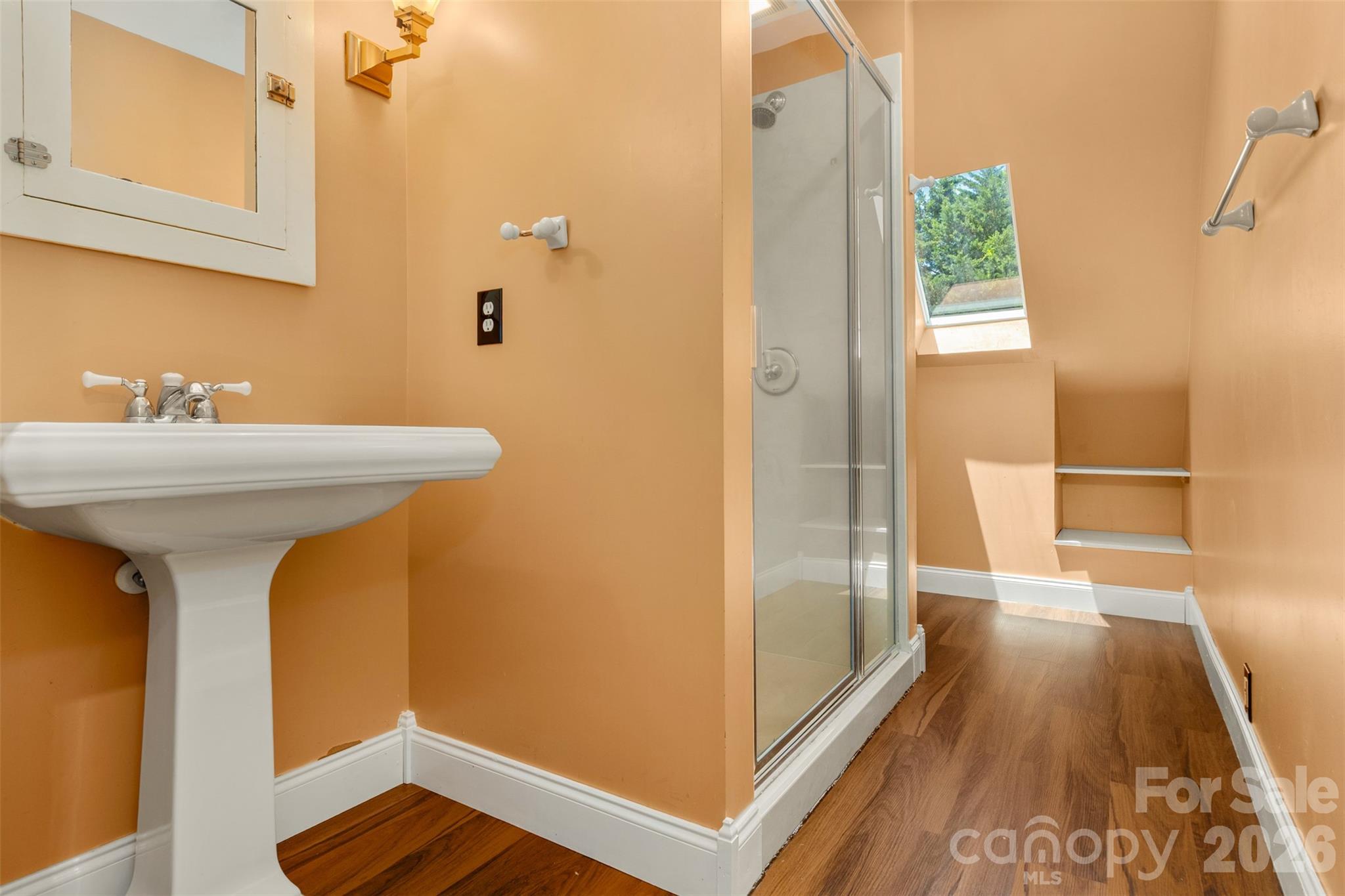 100 Cannon Drive — Hendersonville