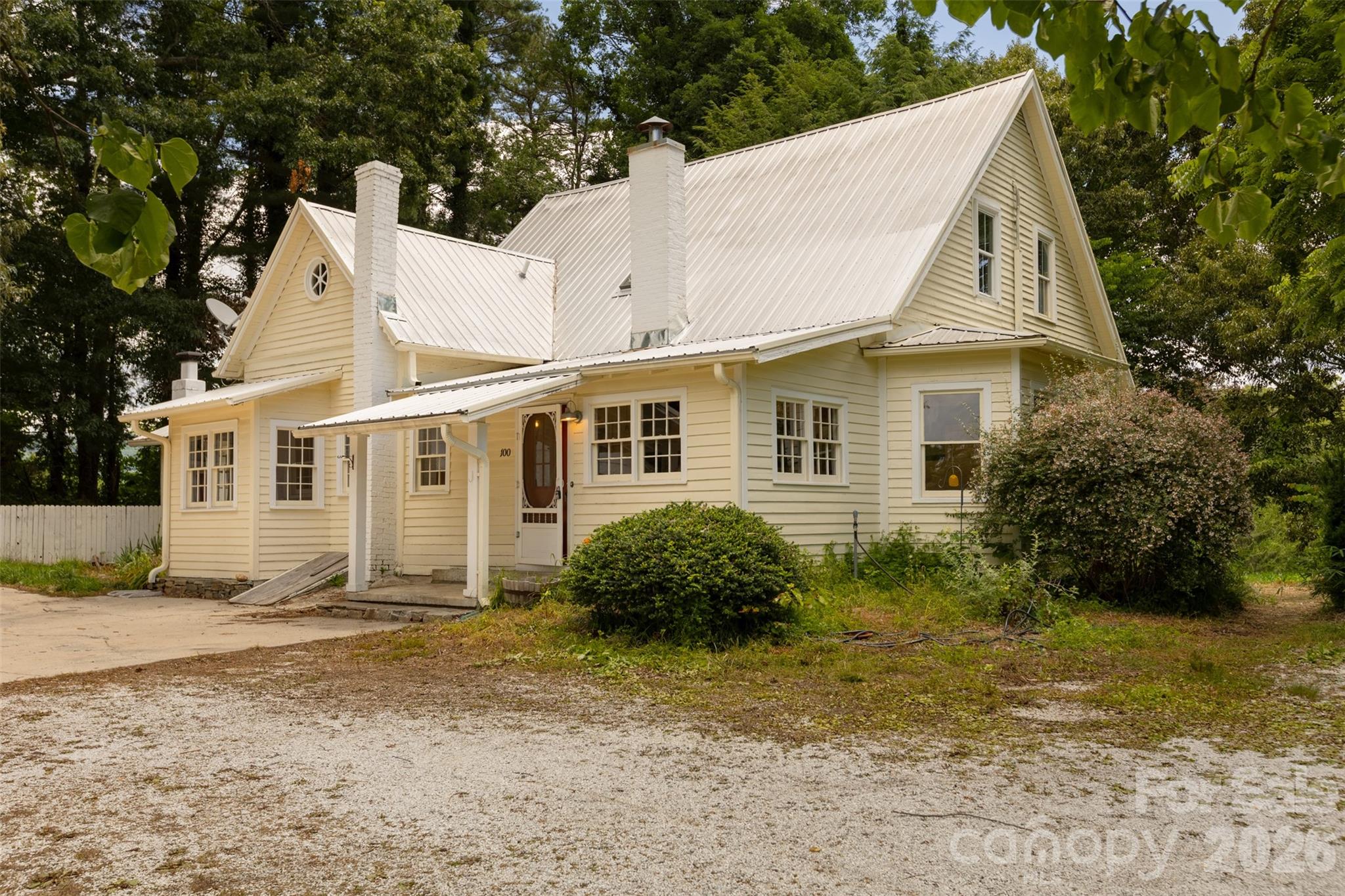 100 Cannon Drive — Hendersonville