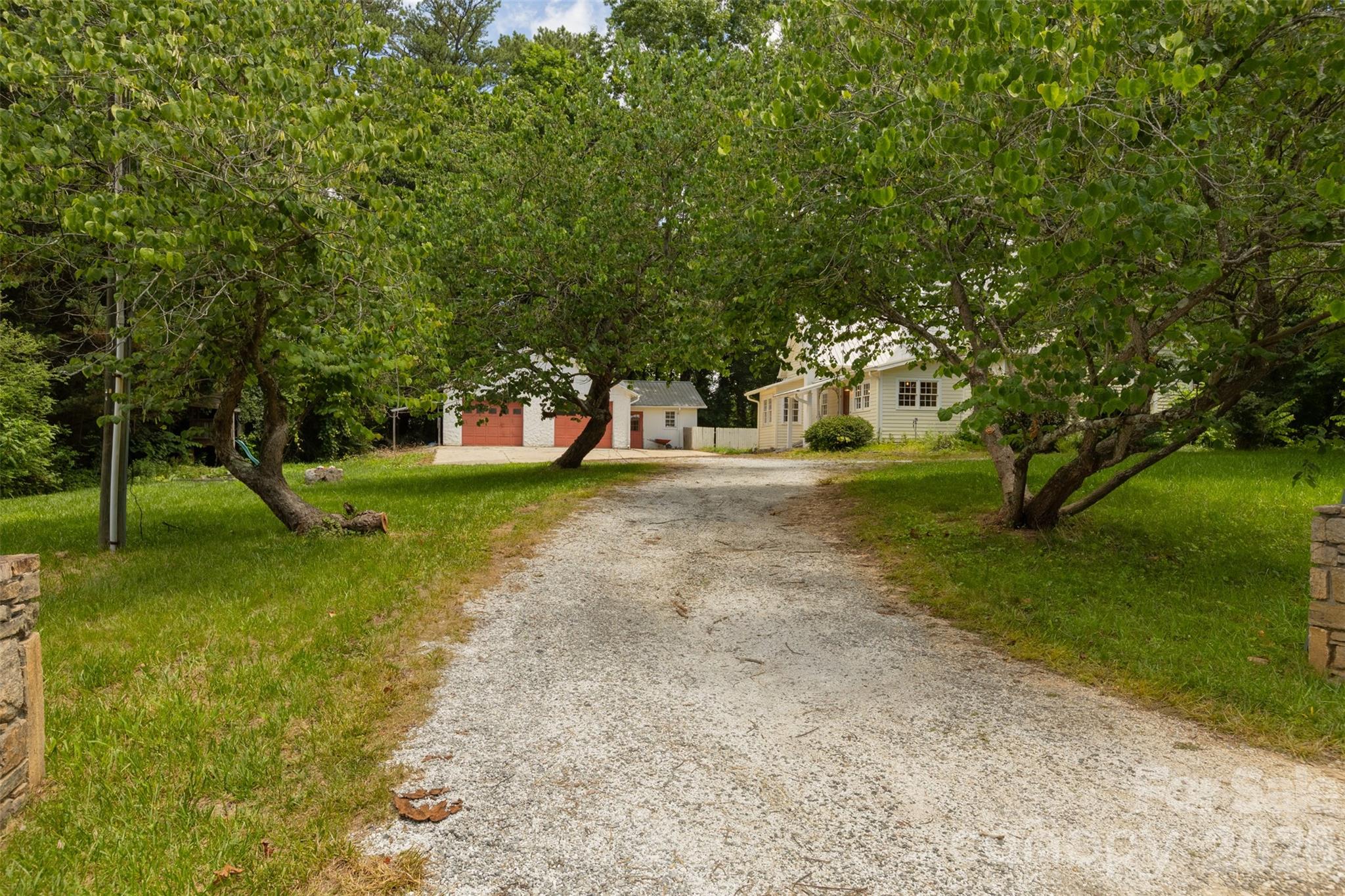 100 Cannon Drive — Hendersonville