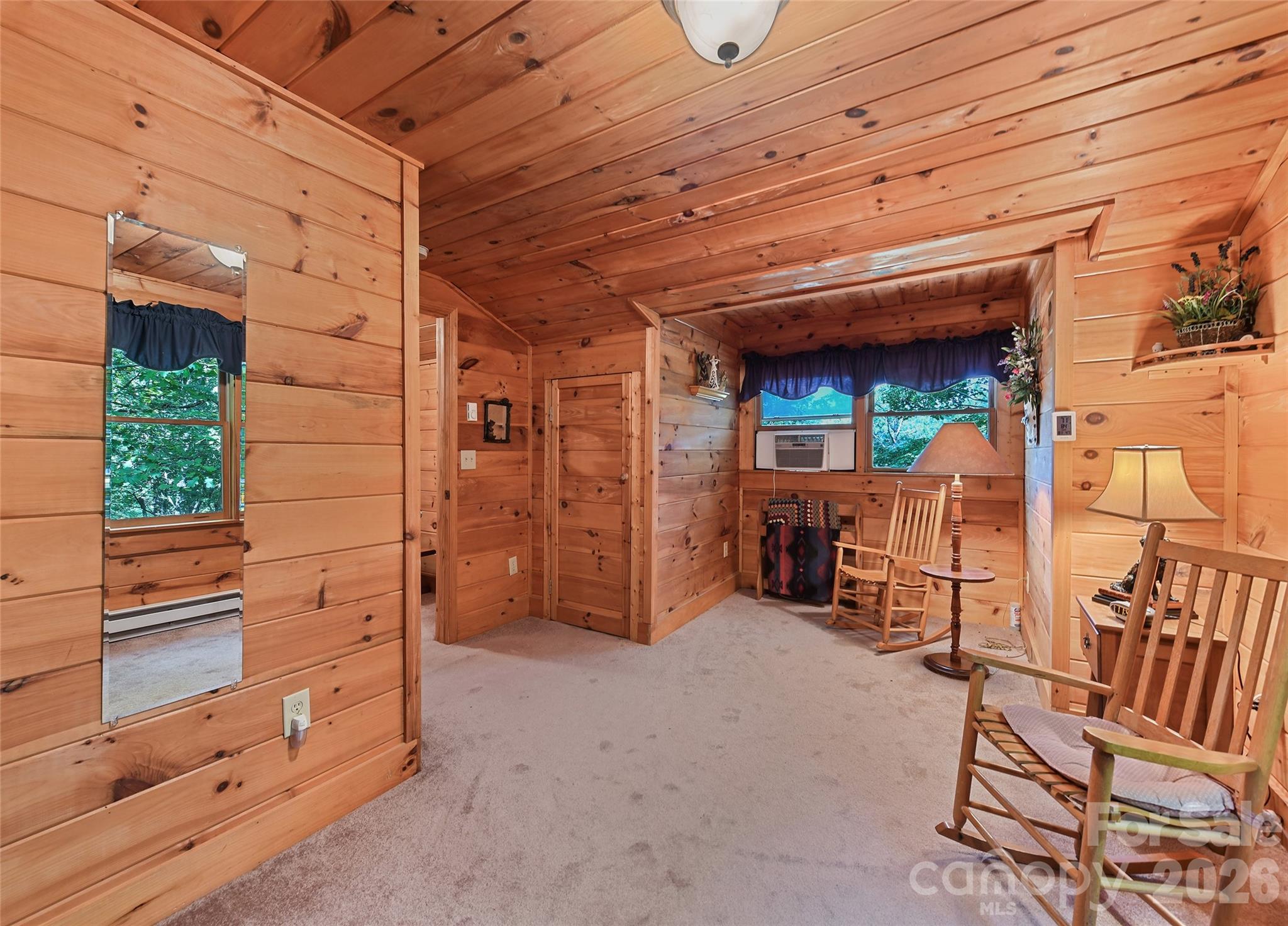52 Steep Lane — Maggie Valley