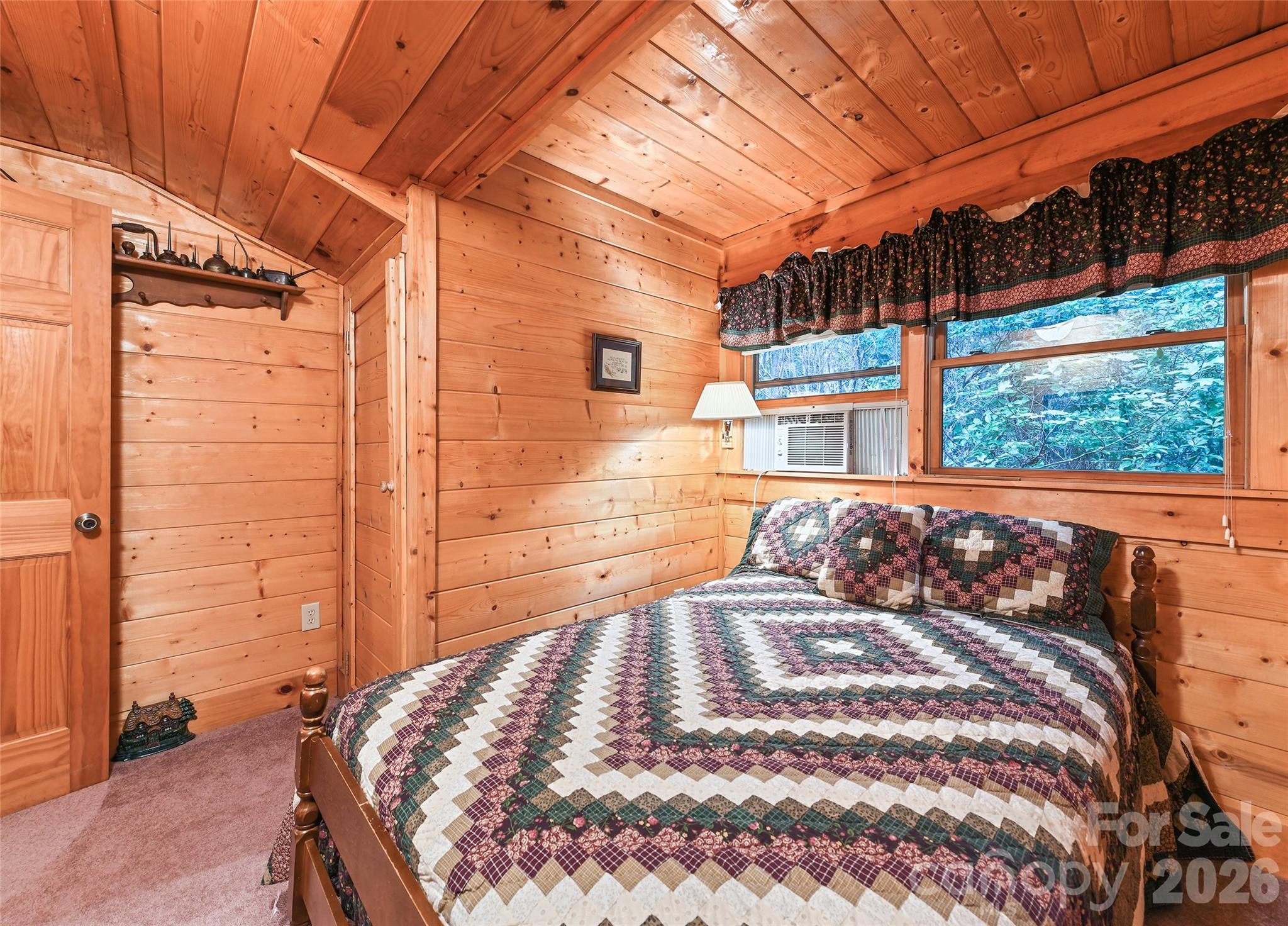 52 Steep Lane — Maggie Valley
