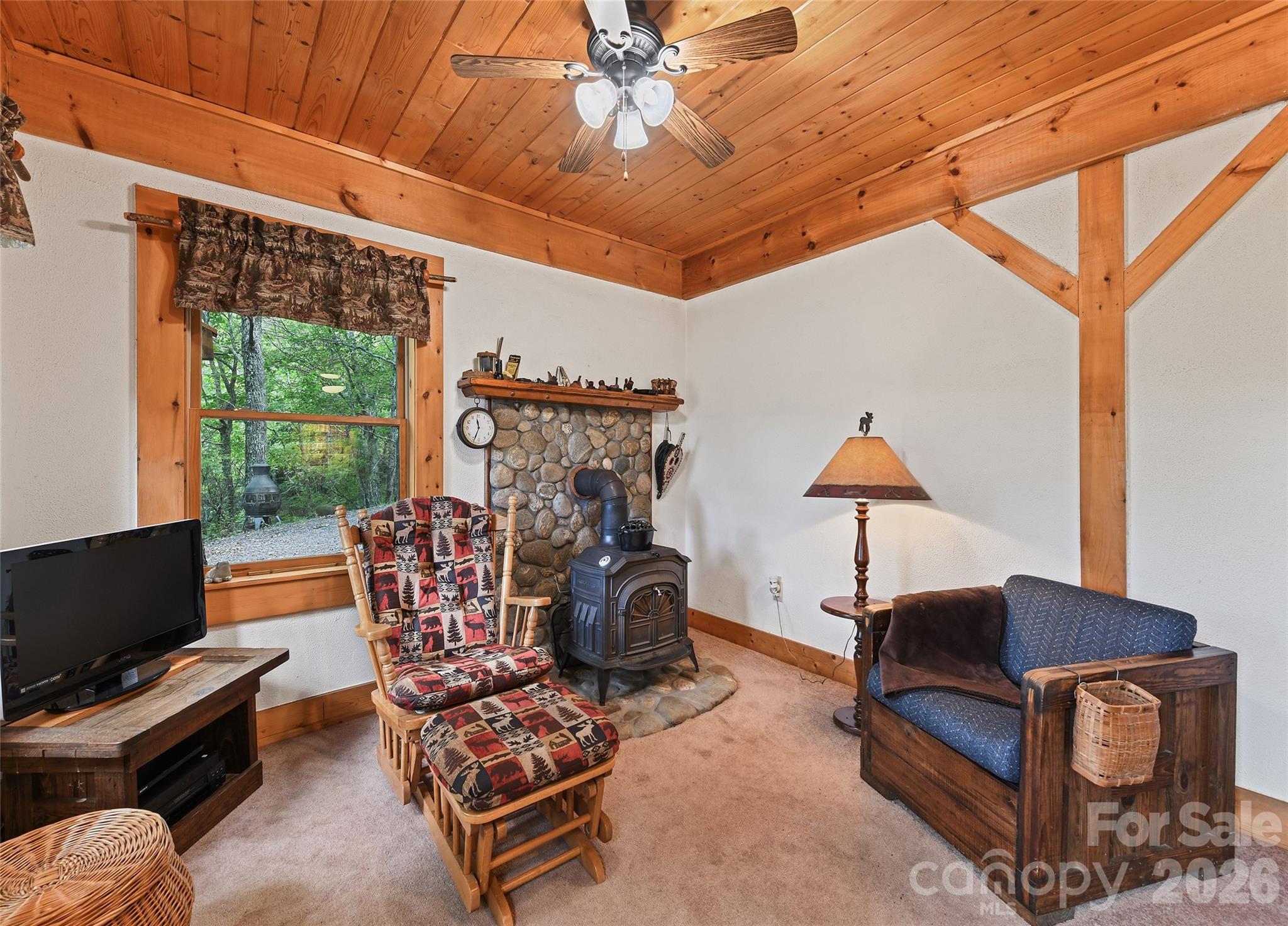 52 Steep Lane — Maggie Valley