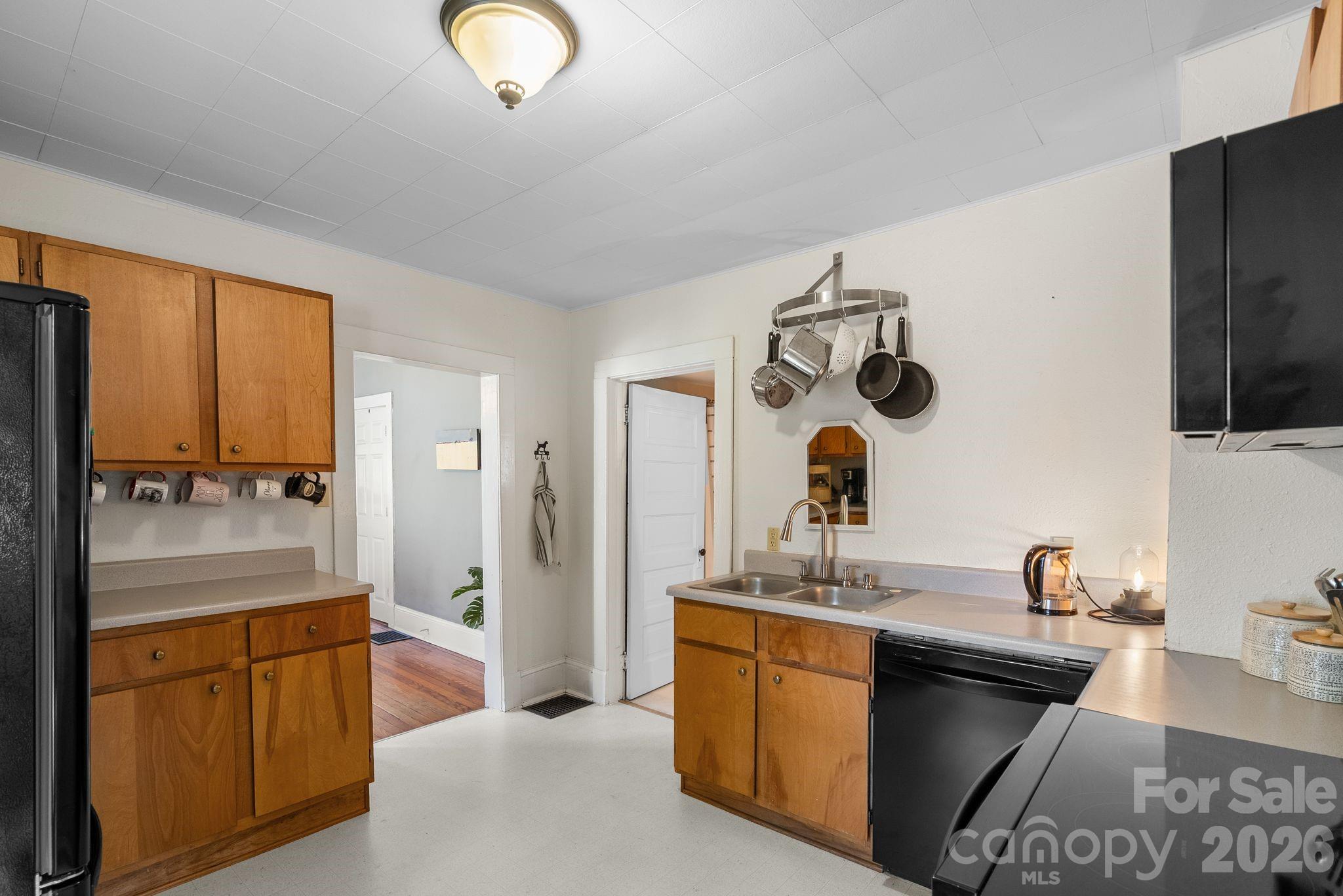 60 Annandale Avenue — Asheville