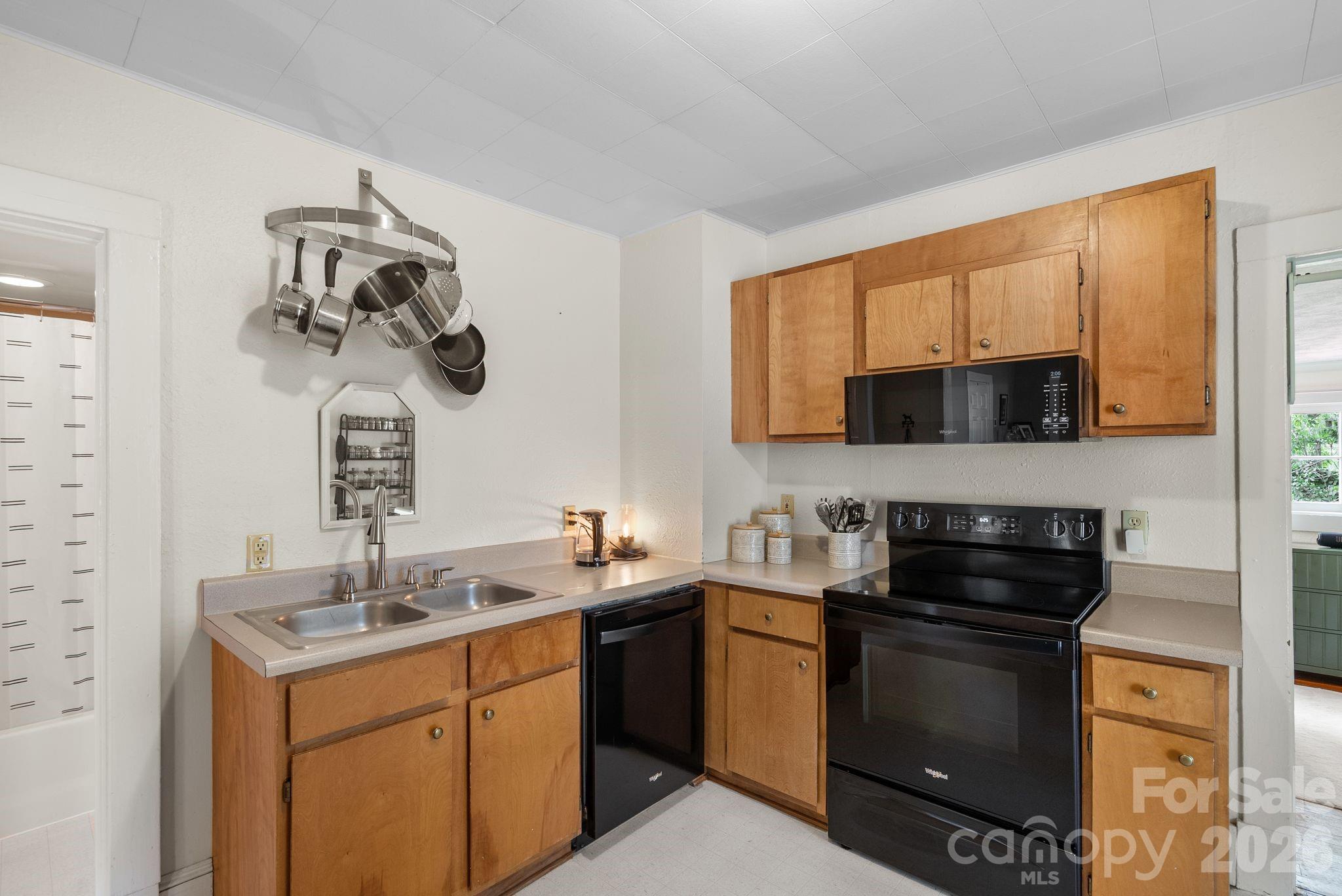 60 Annandale Avenue — Asheville