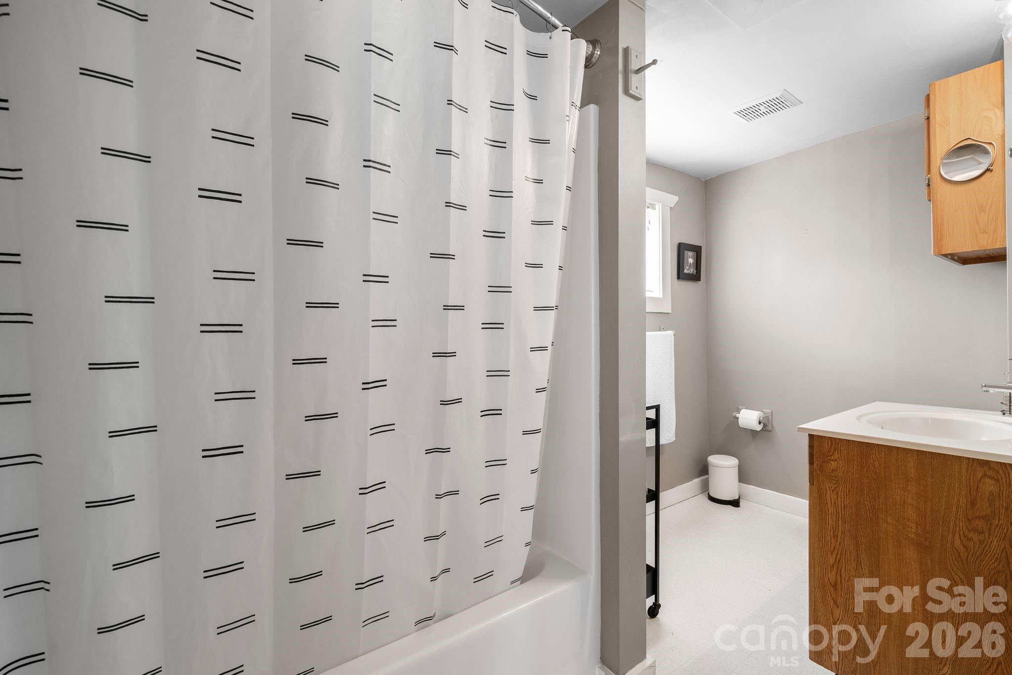 60 Annandale Avenue — Asheville