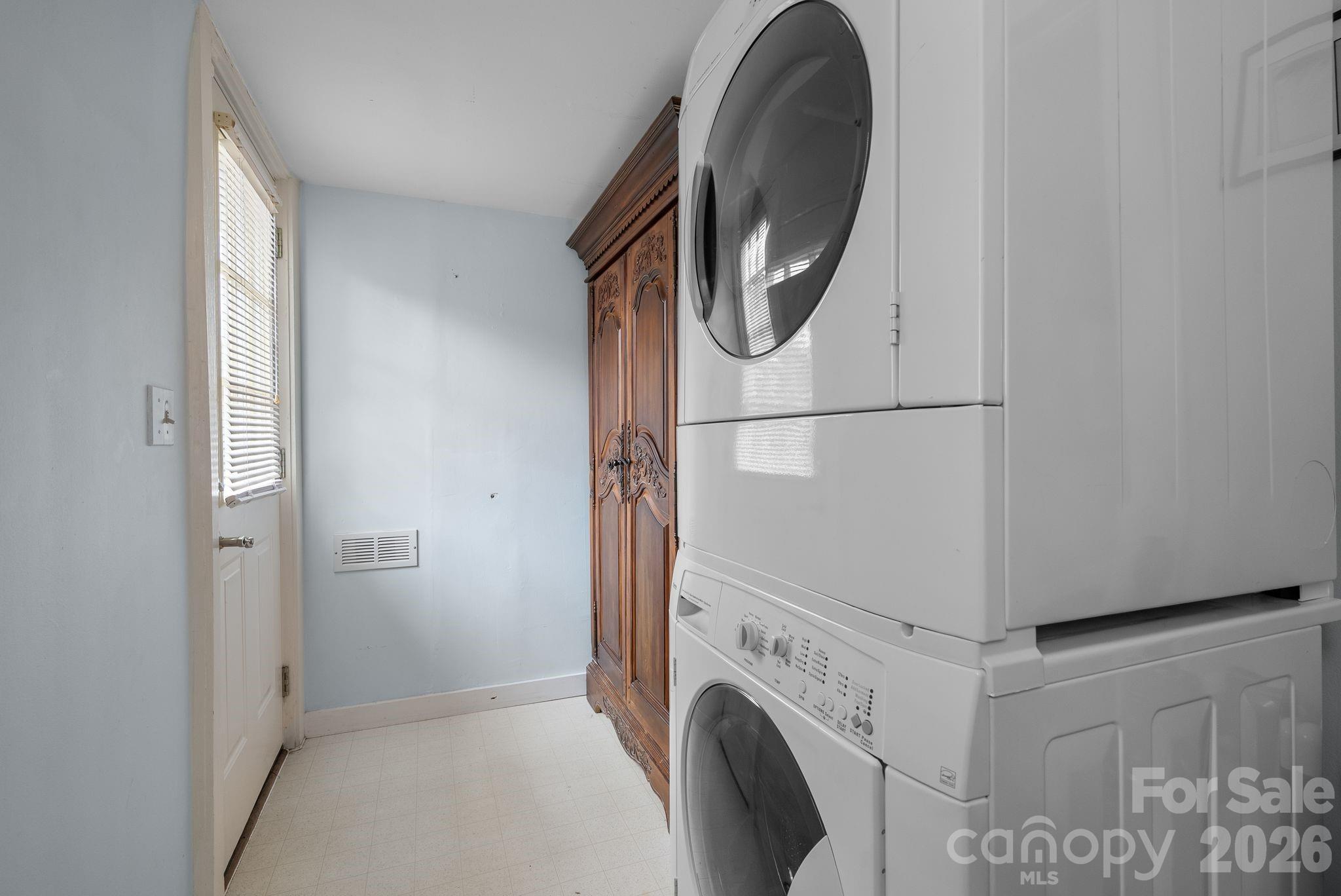 60 Annandale Avenue — Asheville