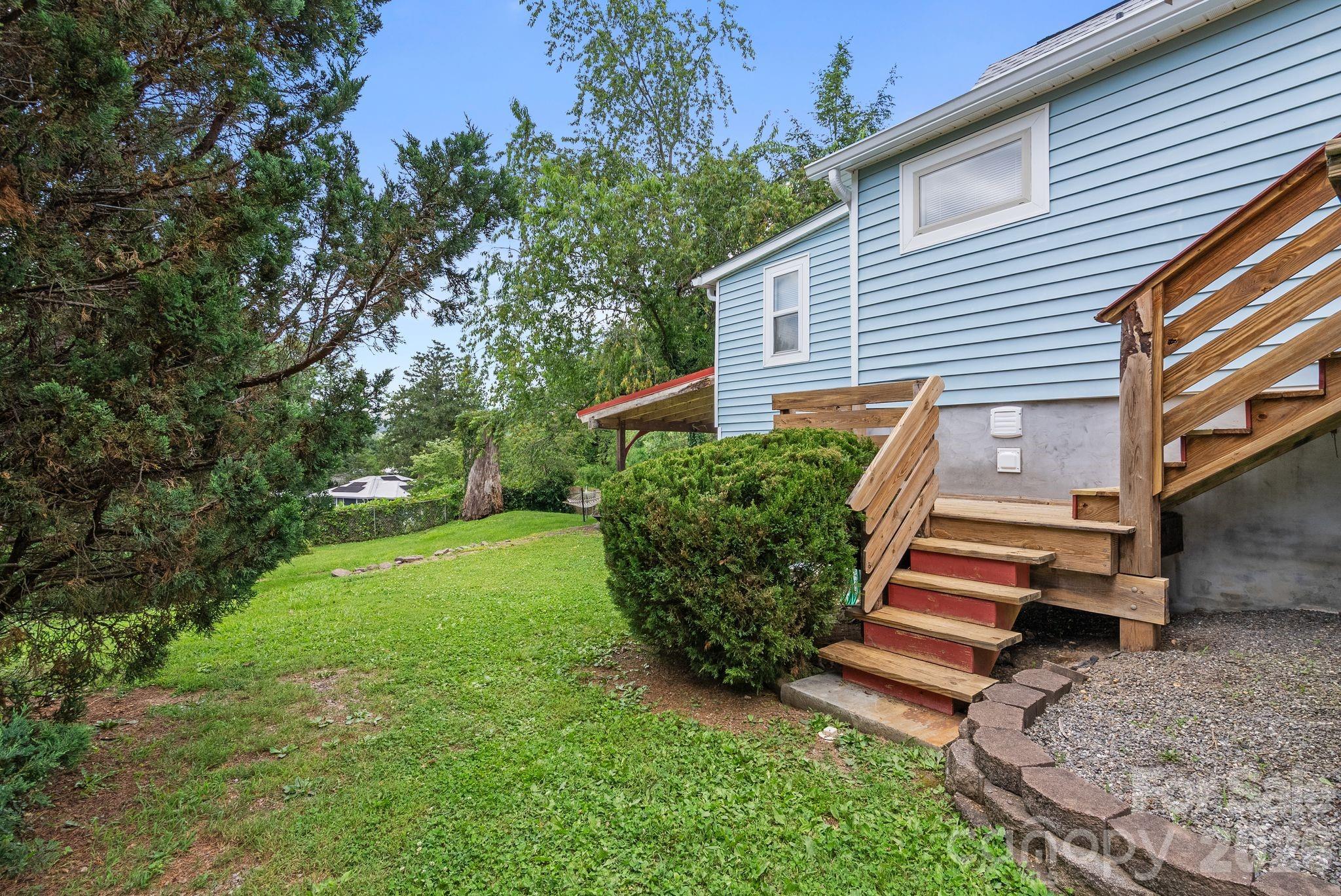 60 Annandale Avenue — Asheville