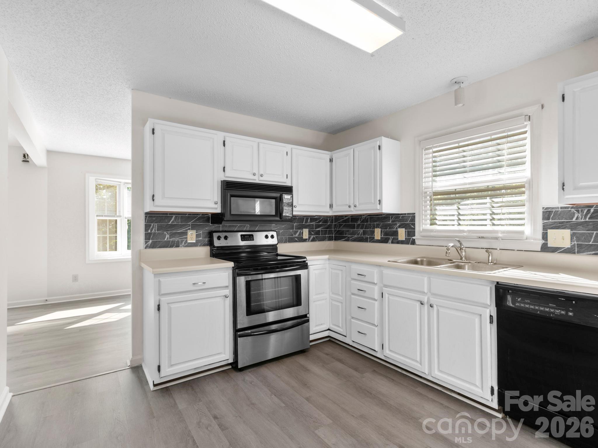 1 Strathmore Drive — Arden