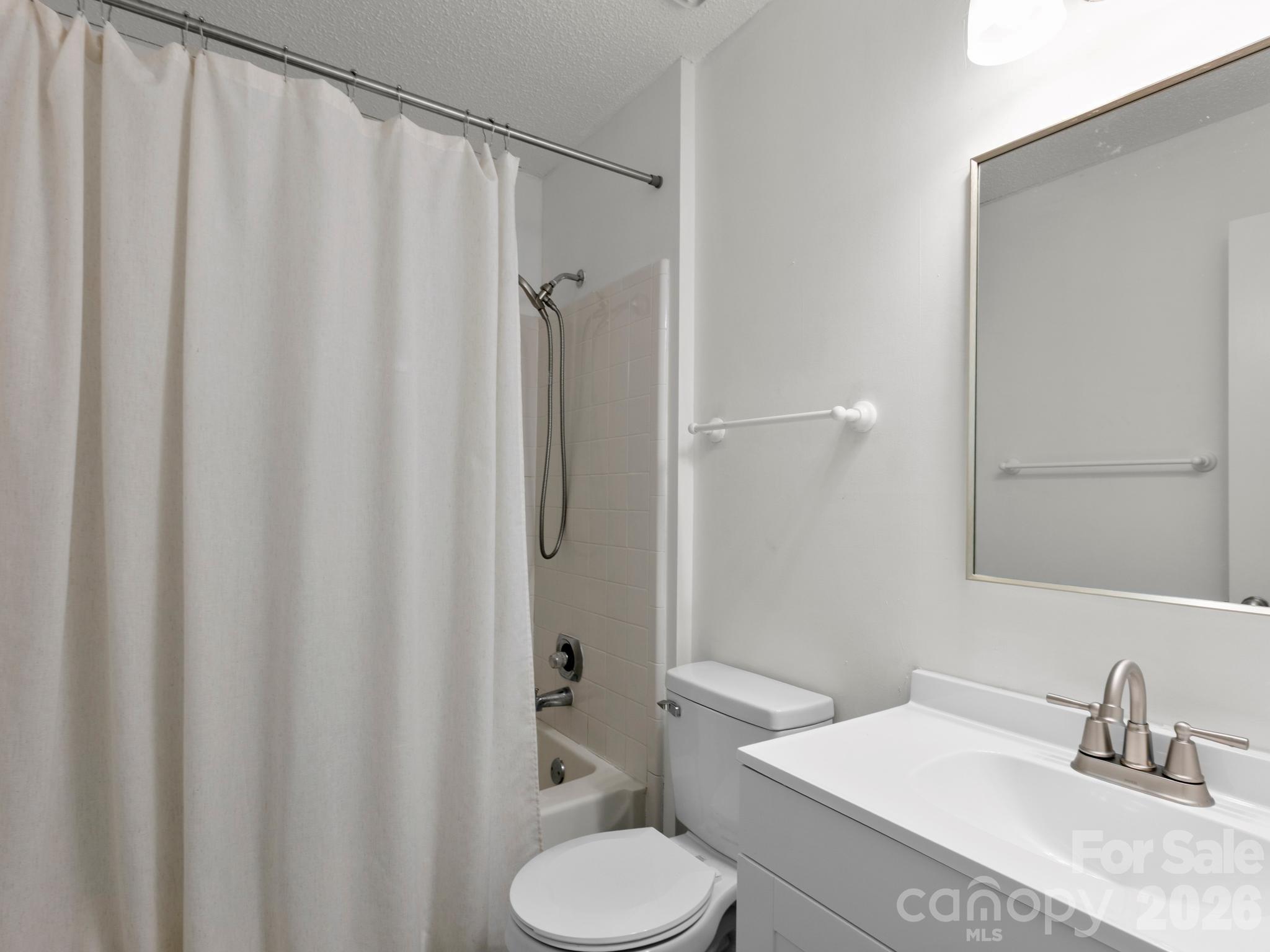 1 Strathmore Drive — Arden