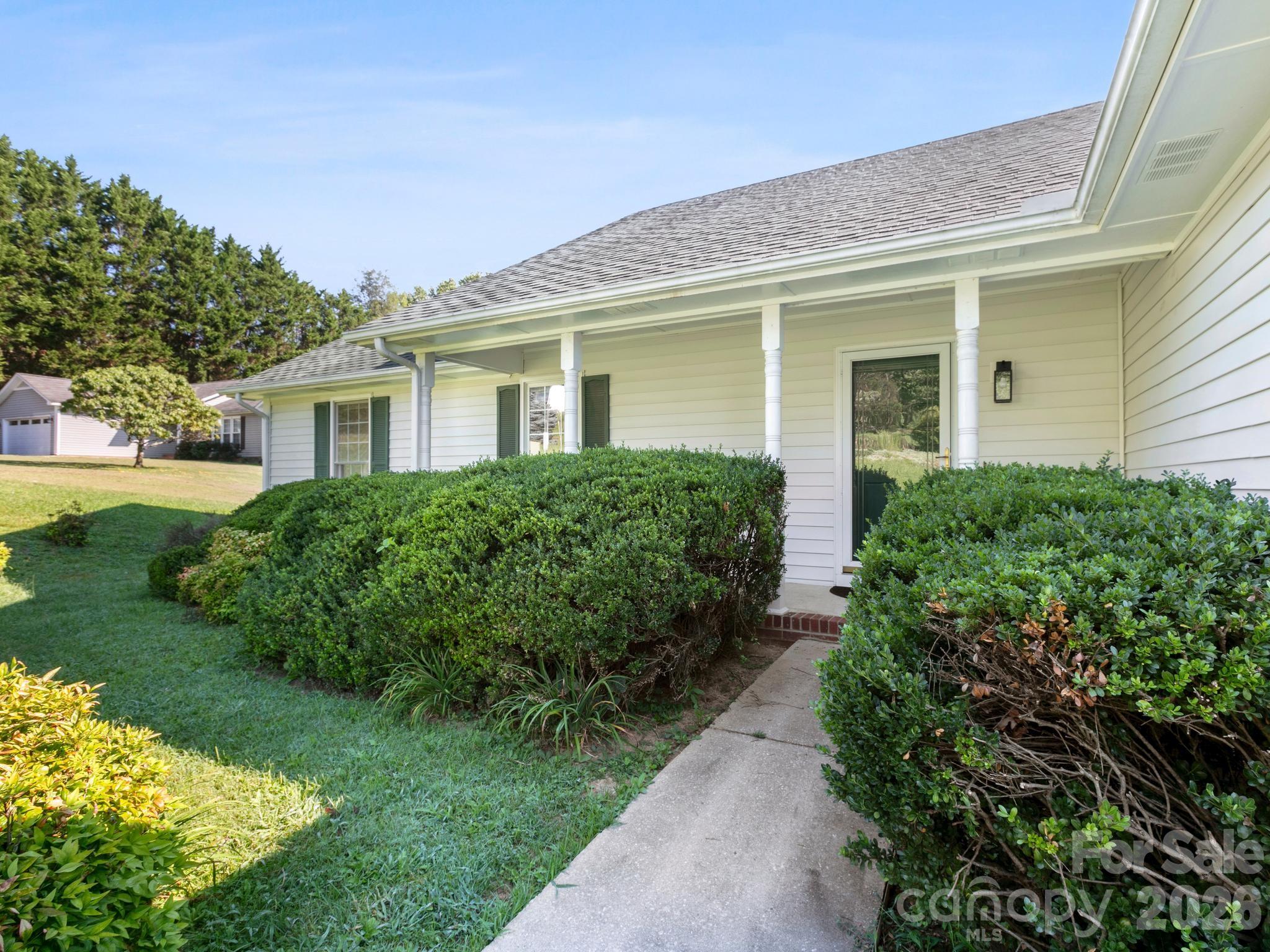1 Strathmore Drive — Arden