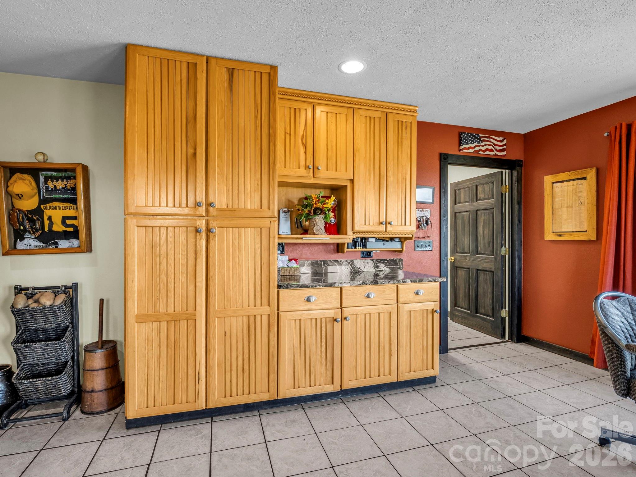 1025 Jeter Mountain Road — Penrose