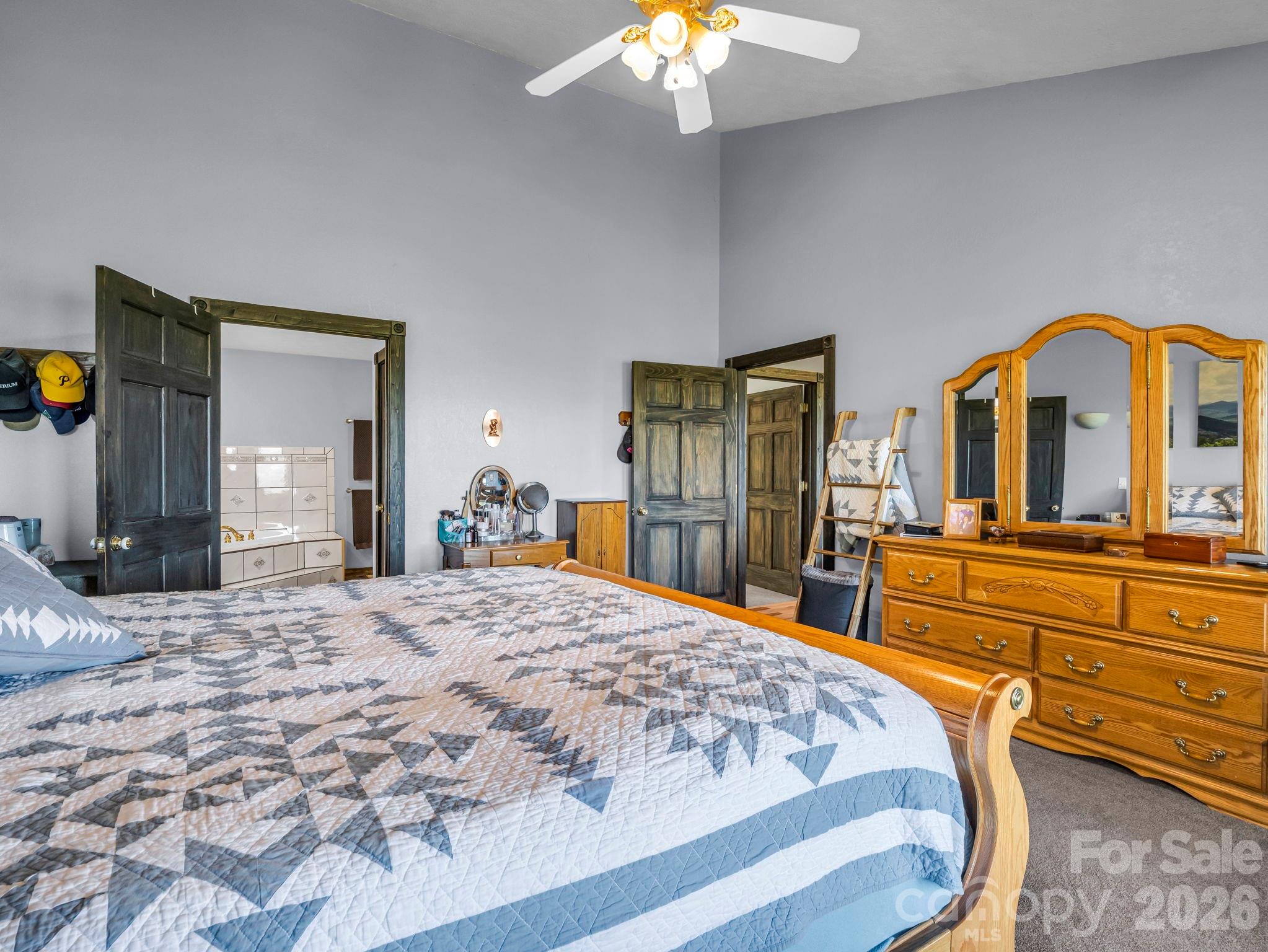 1025 Jeter Mountain Road — Penrose