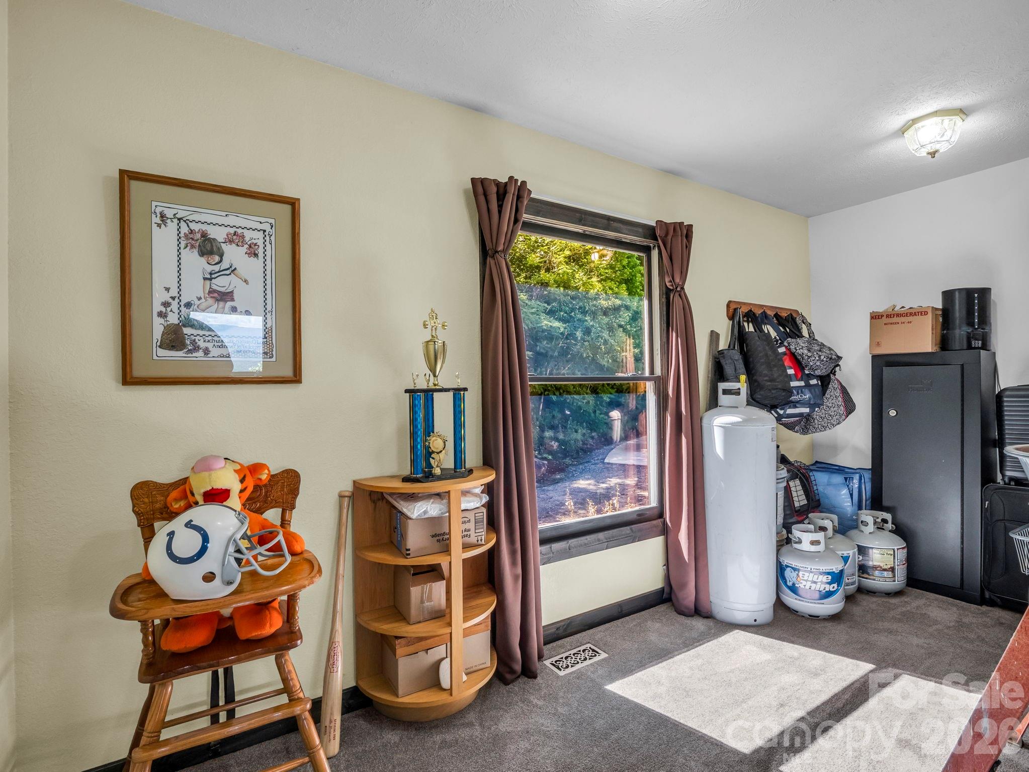 1025 Jeter Mountain Road — Penrose