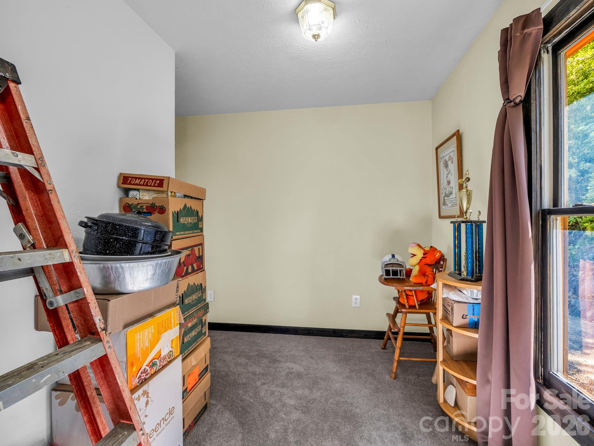 1025 Jeter Mountain Road — Penrose
