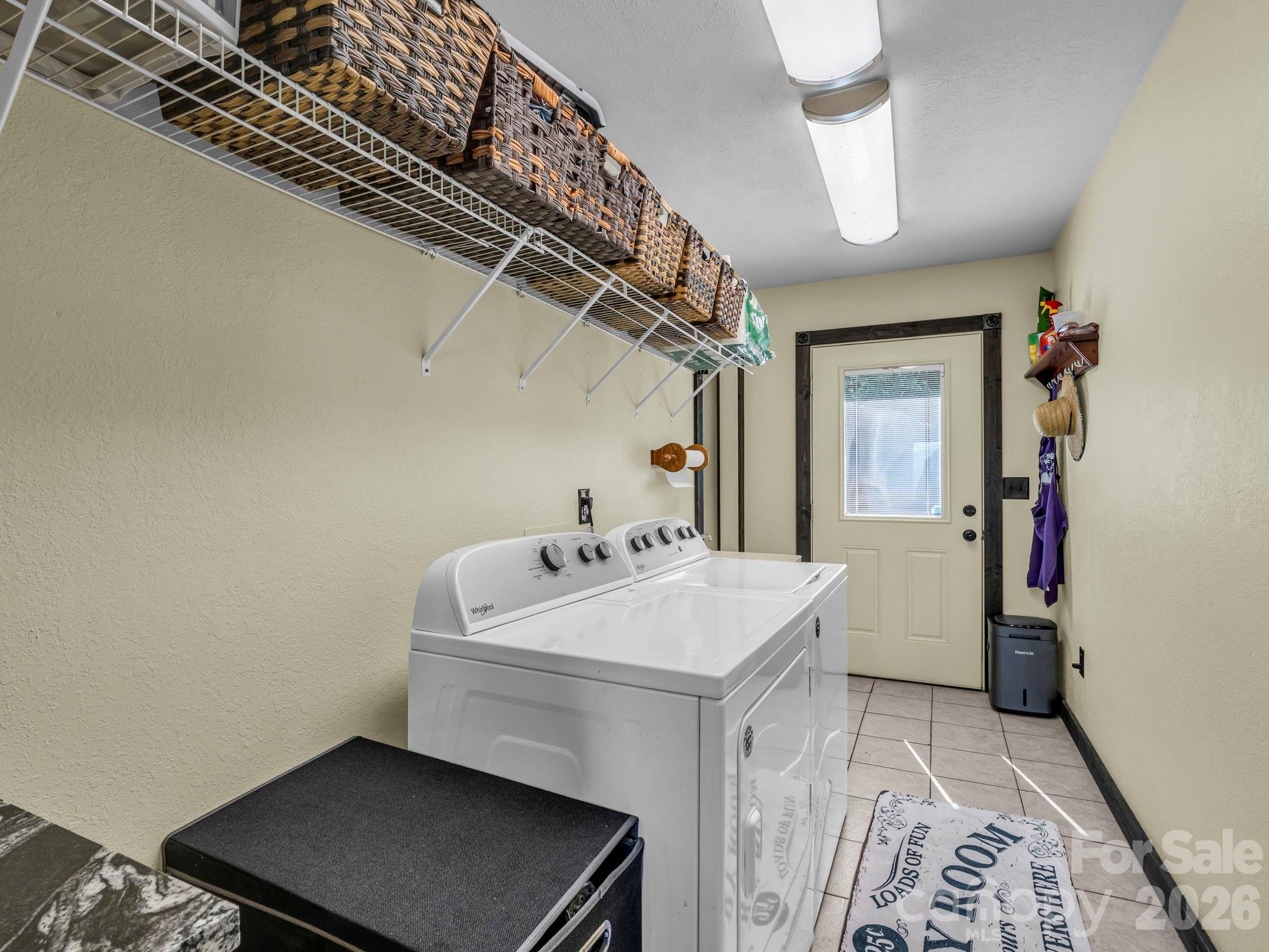 1025 Jeter Mountain Road — Penrose