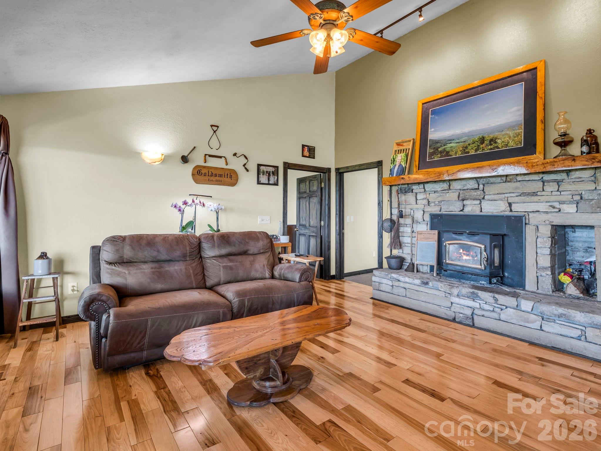 1025 Jeter Mountain Road — Penrose