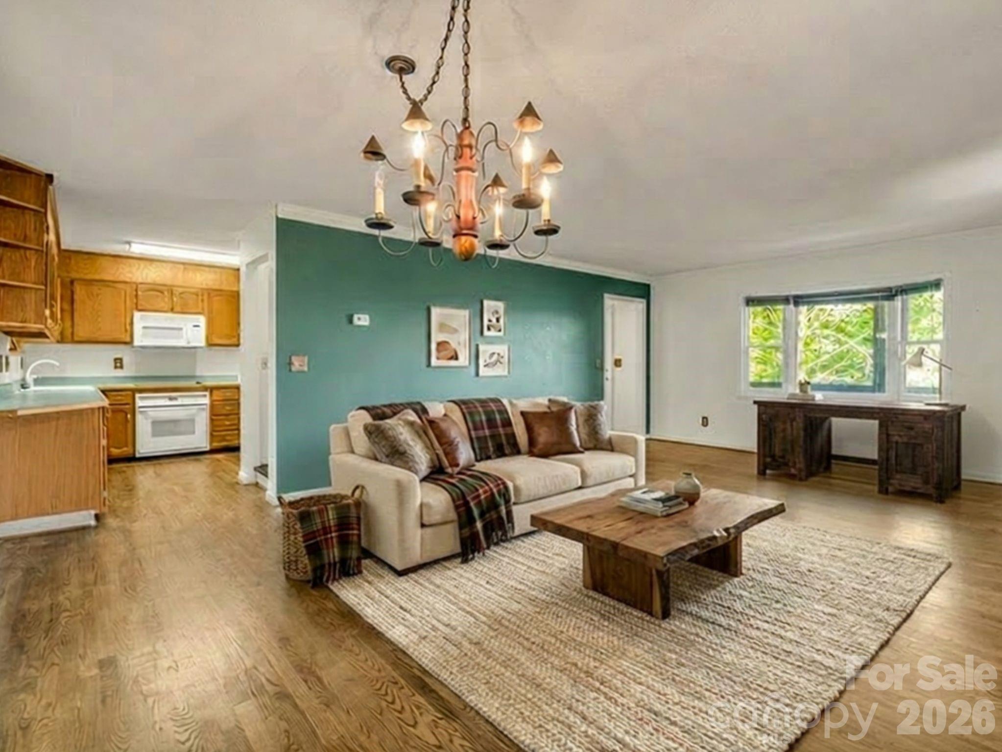 122 Birchwood Drive — Hendersonville